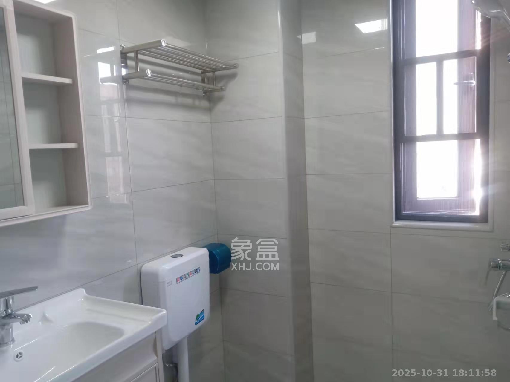 东合新苑  2室2厅1卫    2100.0元/月室内图