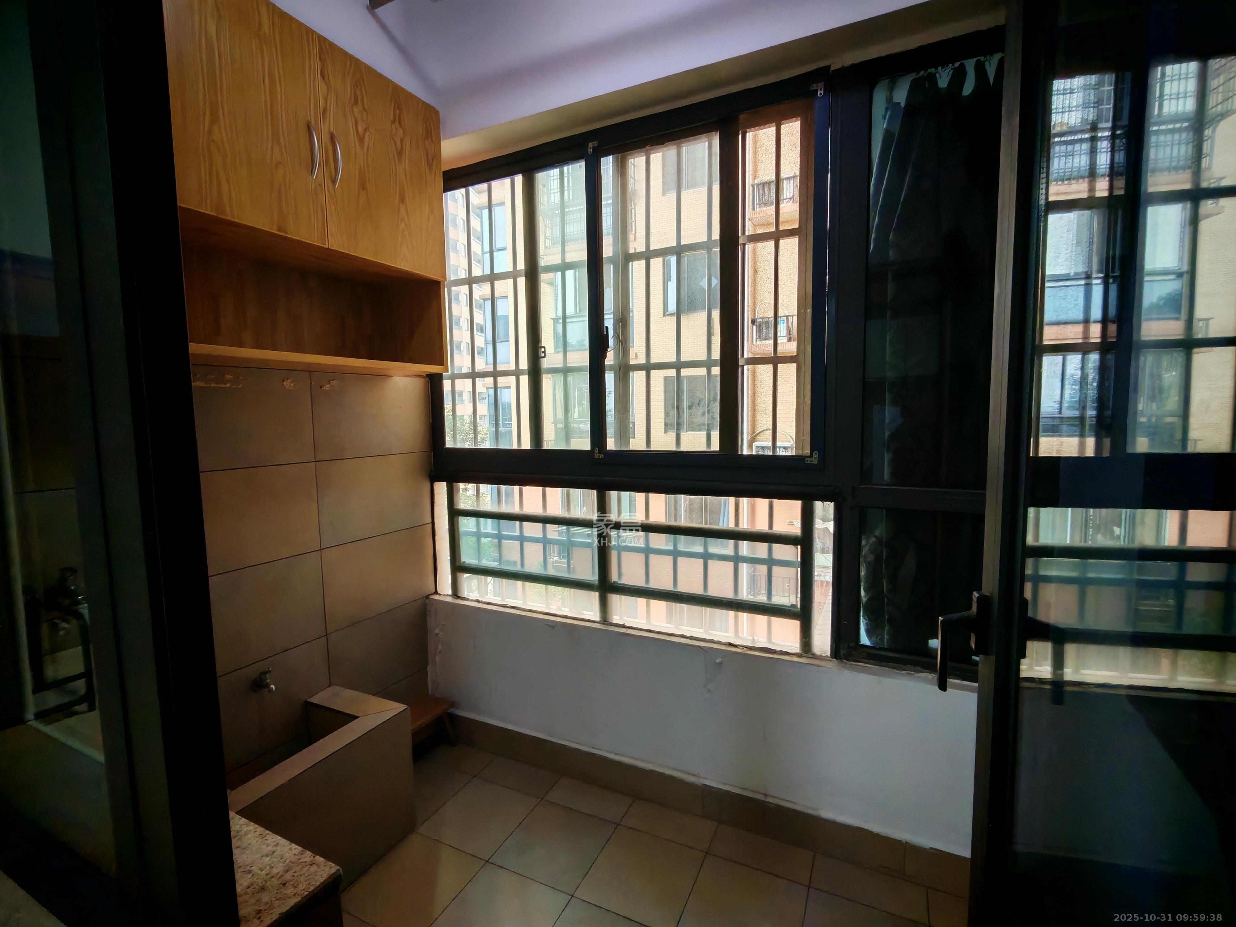 兴威帕克水岸  3室2厅2卫    2100.0元/月室内图