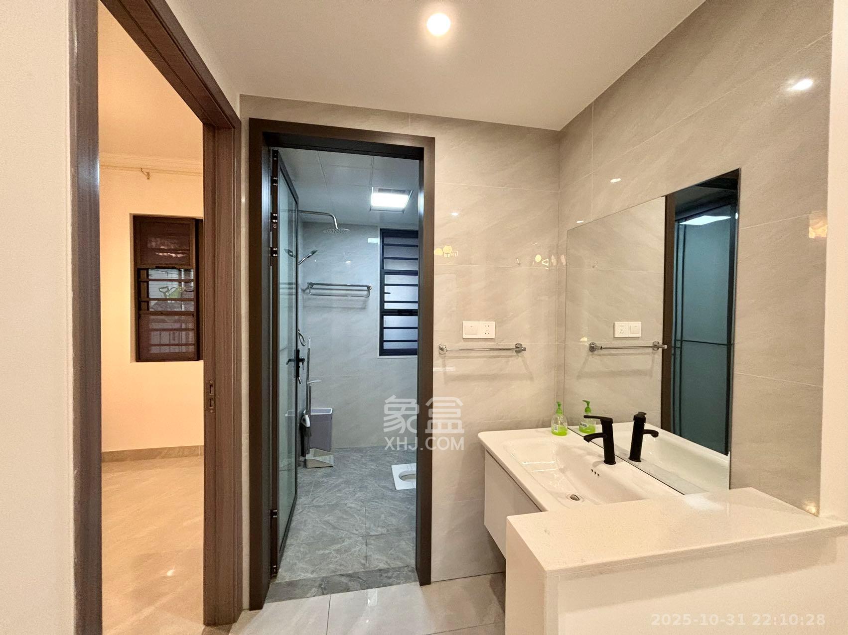 澳海月亮湾  3室2厅1卫    2200.0元/月室内图