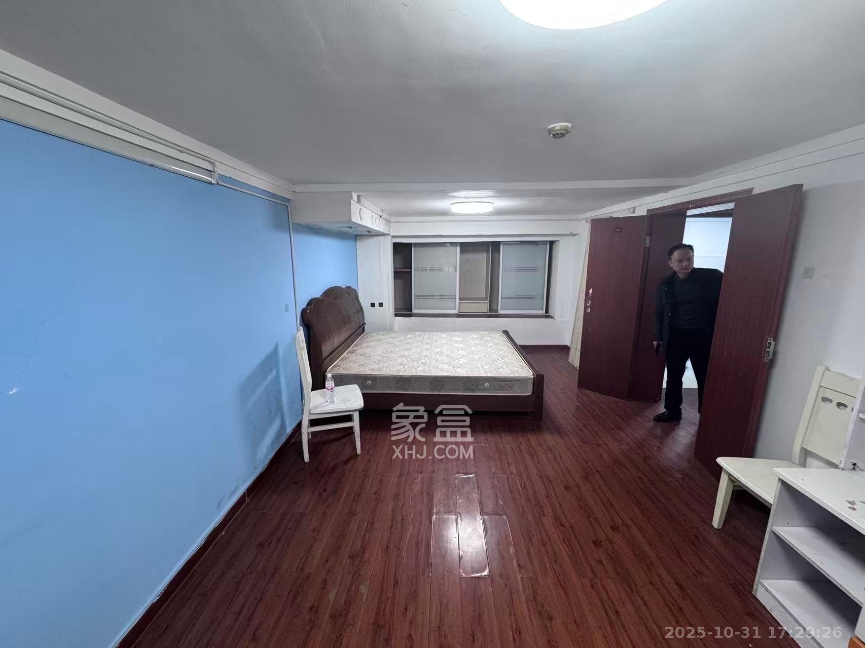 他城（天鸿时代公寓）  3室1厅1卫    1050.0元/月