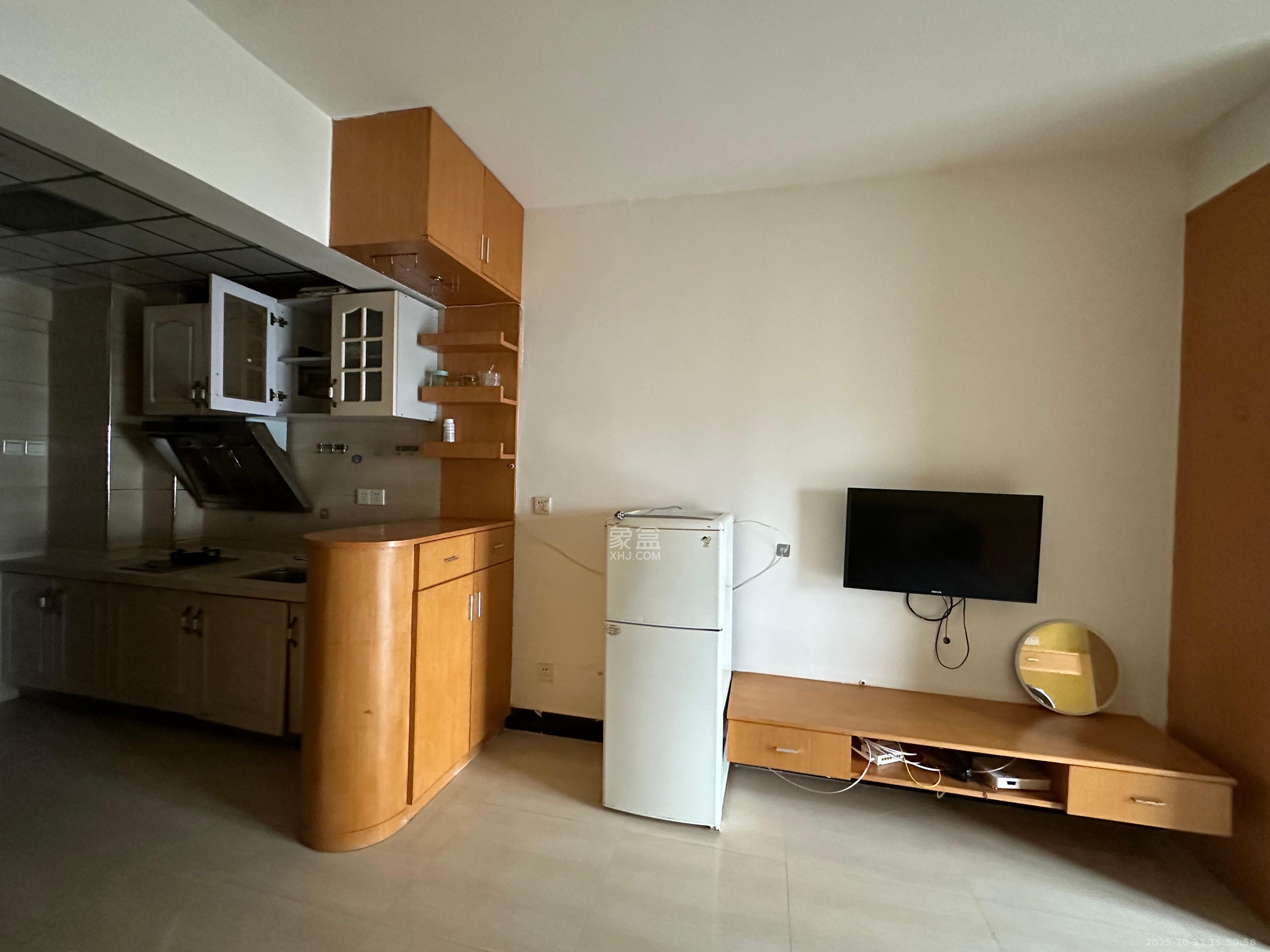 山水华景 1室1厅1卫 1600.0元/月 山水华景 1室1厅1卫 1600.0元/月室内图