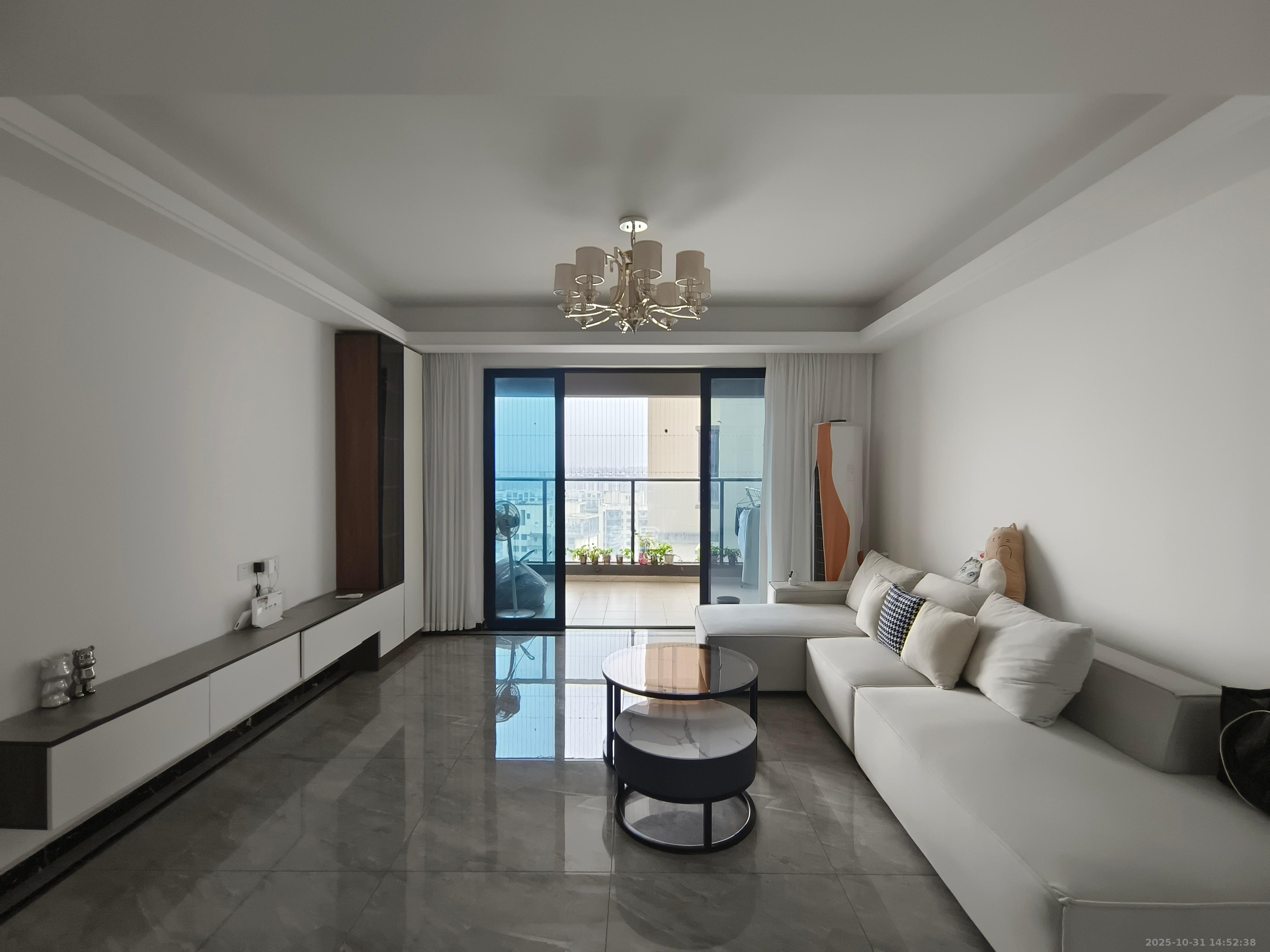 万润滨江天著  4室2厅2卫    3100.0元/月 万润滨江天著  4室2厅2卫    3100.0元/月室内图1