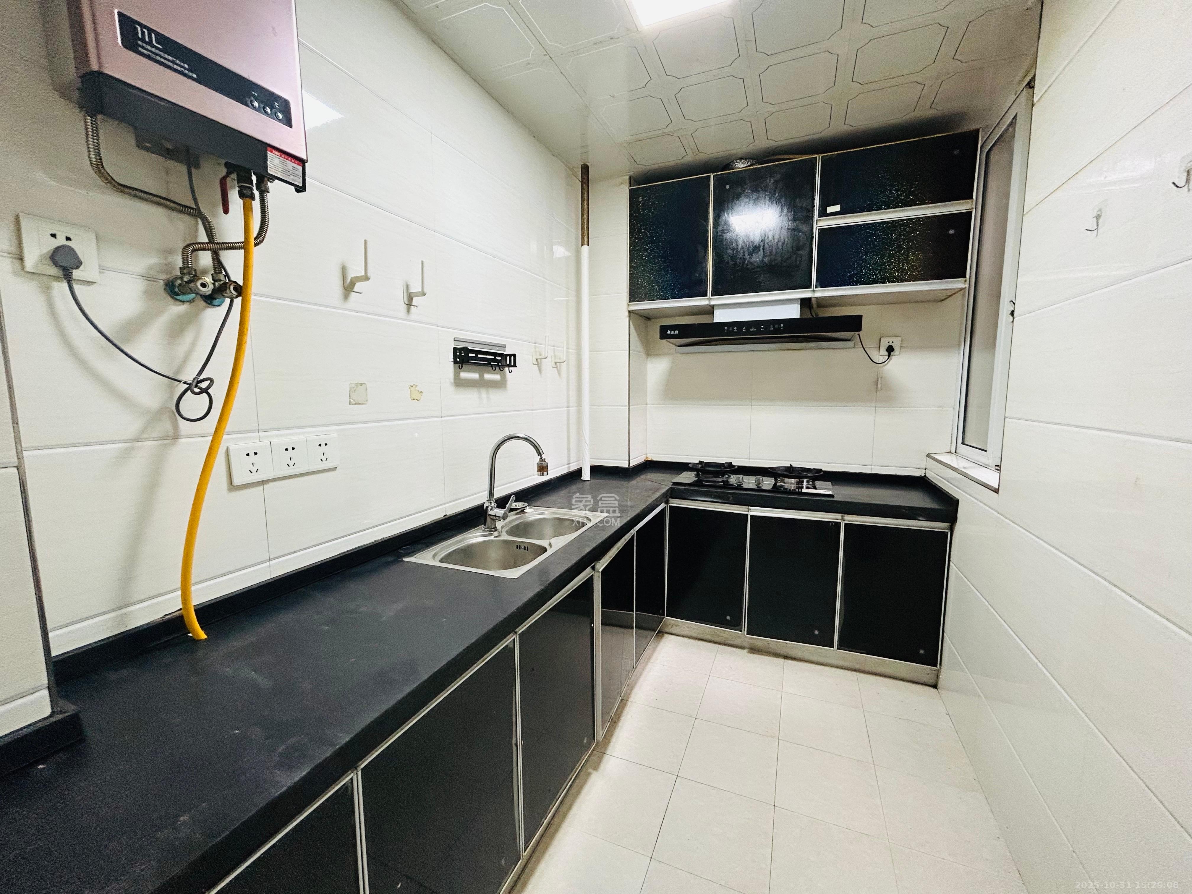 中房F联邦  2室2厅1卫    1800.0元/月室内图