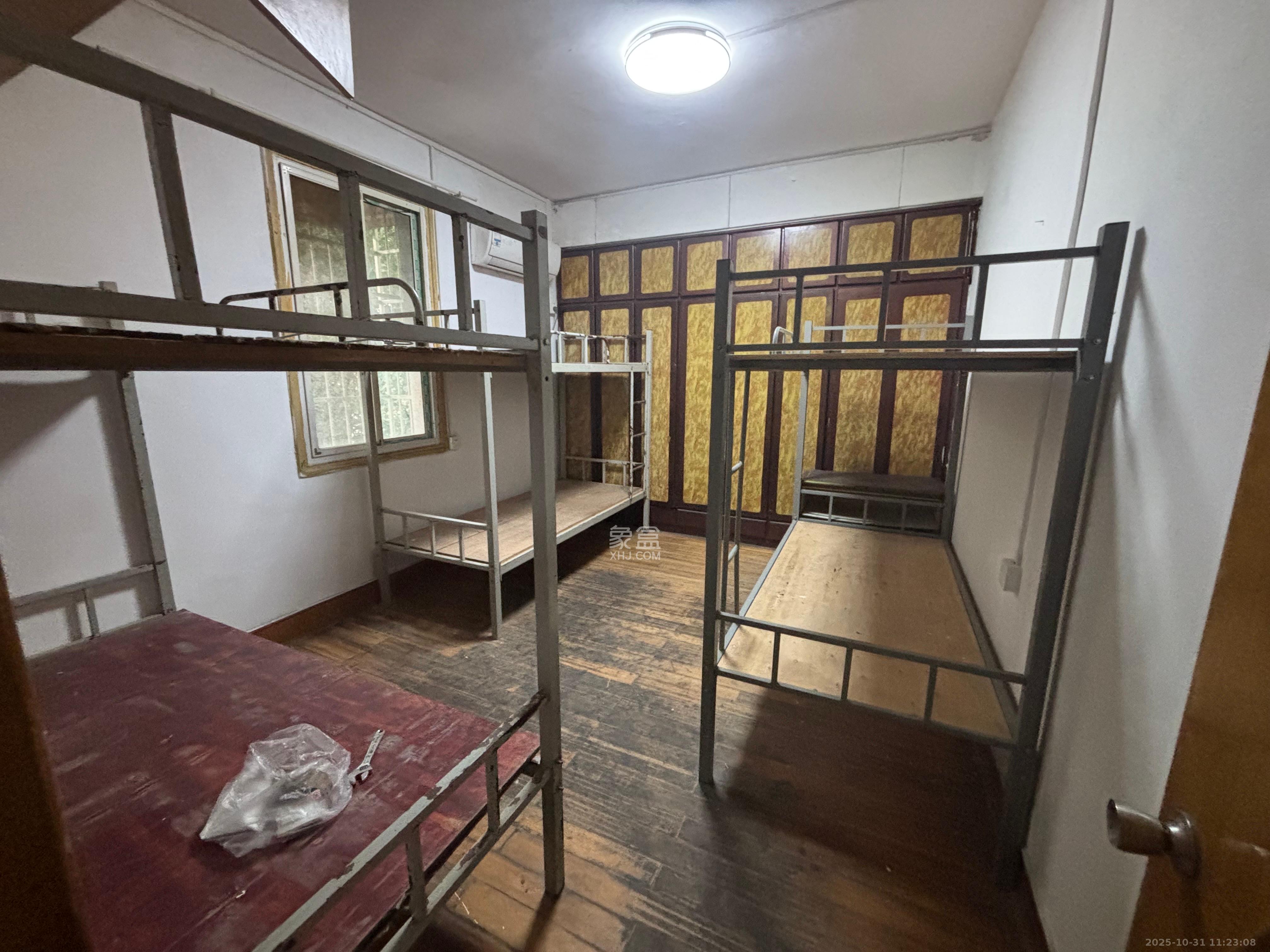 省科技厅机关二院  4室1厅2卫    2200.0元/月 省科技厅机关二院  4室1厅2卫    2200.0元/月室内图