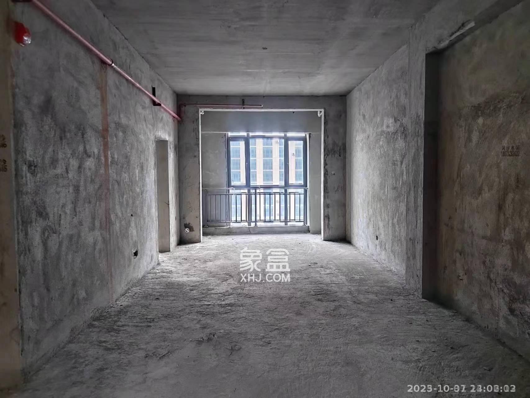 岳塘国际商贸城  3室2厅2卫    45.0万