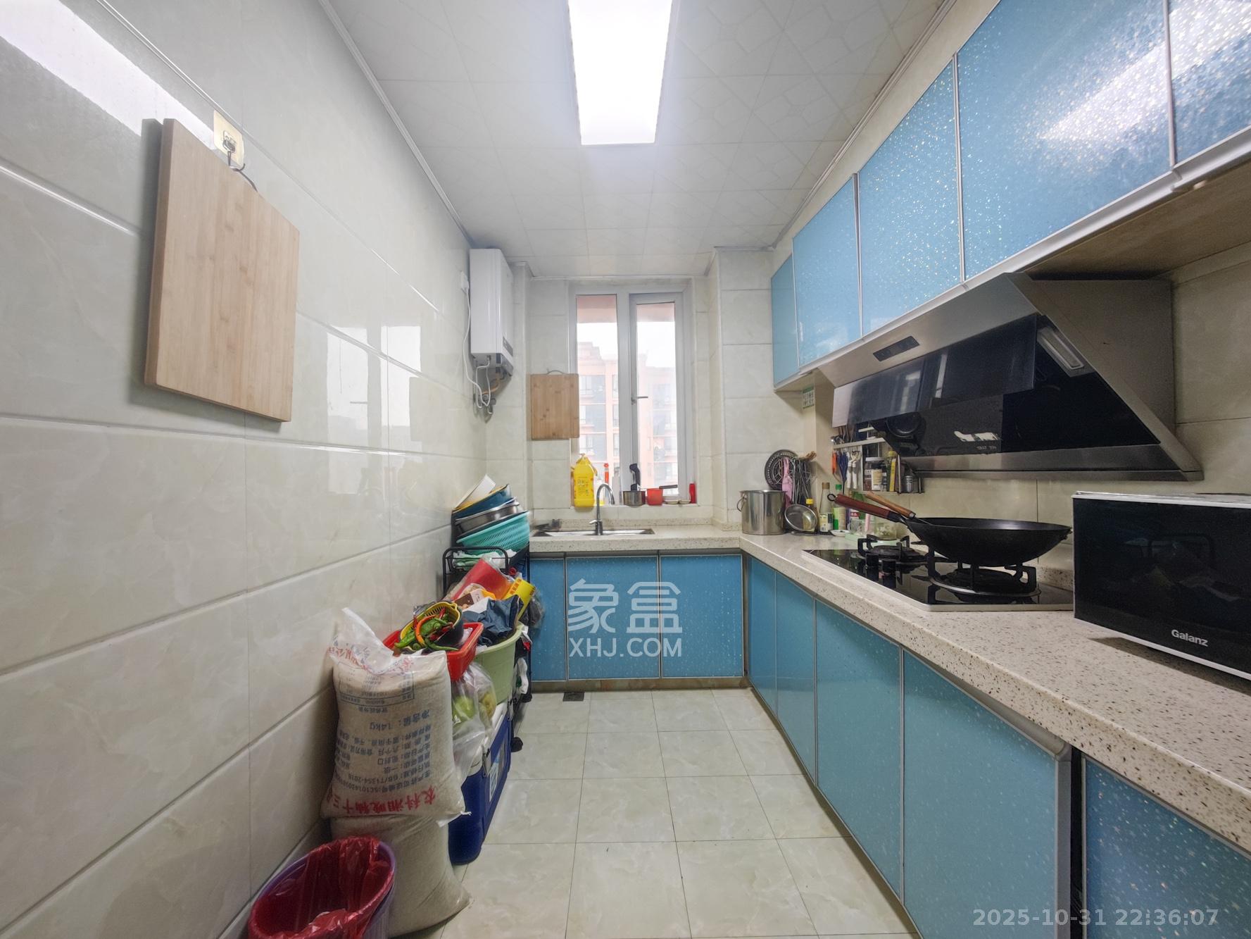 丽发新城 1室2厅1卫 66.0万 丽发新城 1室2厅1卫 66.0万厨房