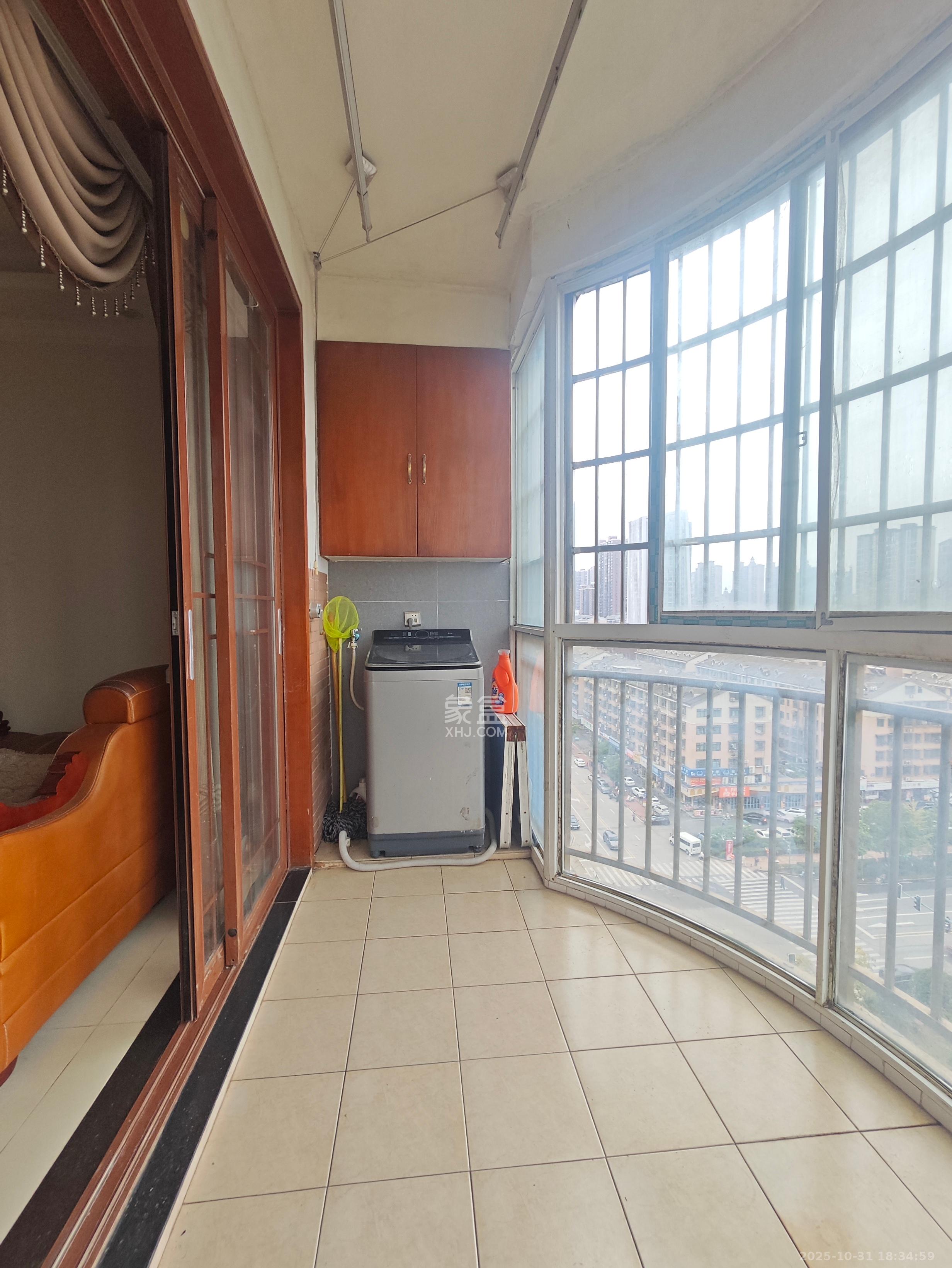 星城国际  2室2厅1卫    1600.0元/月室内图