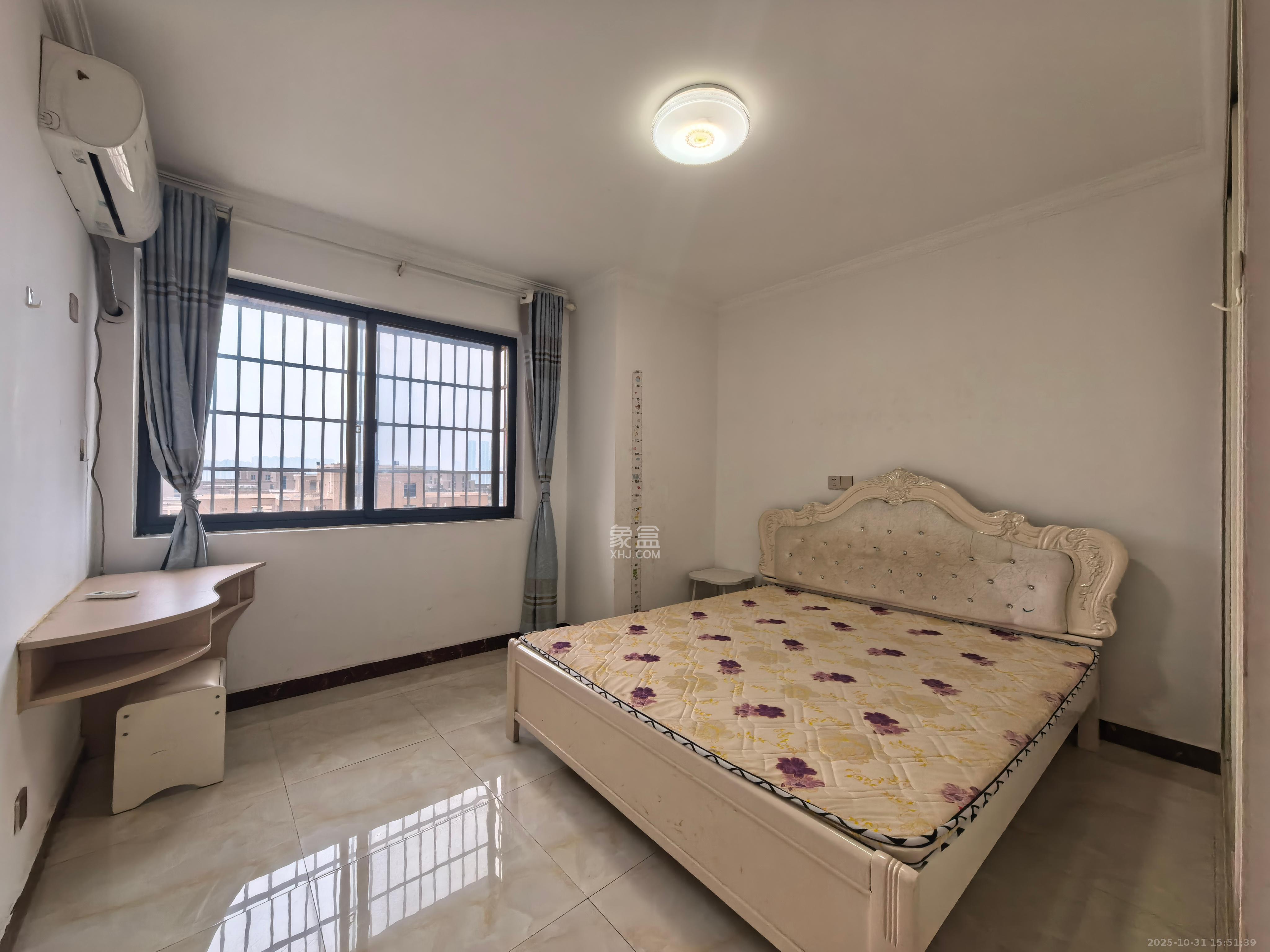 东岸梅园小区 2室2厅1卫 1800.0元/月 东岸梅园小区 2室2厅1卫 1800.0元/月室内图