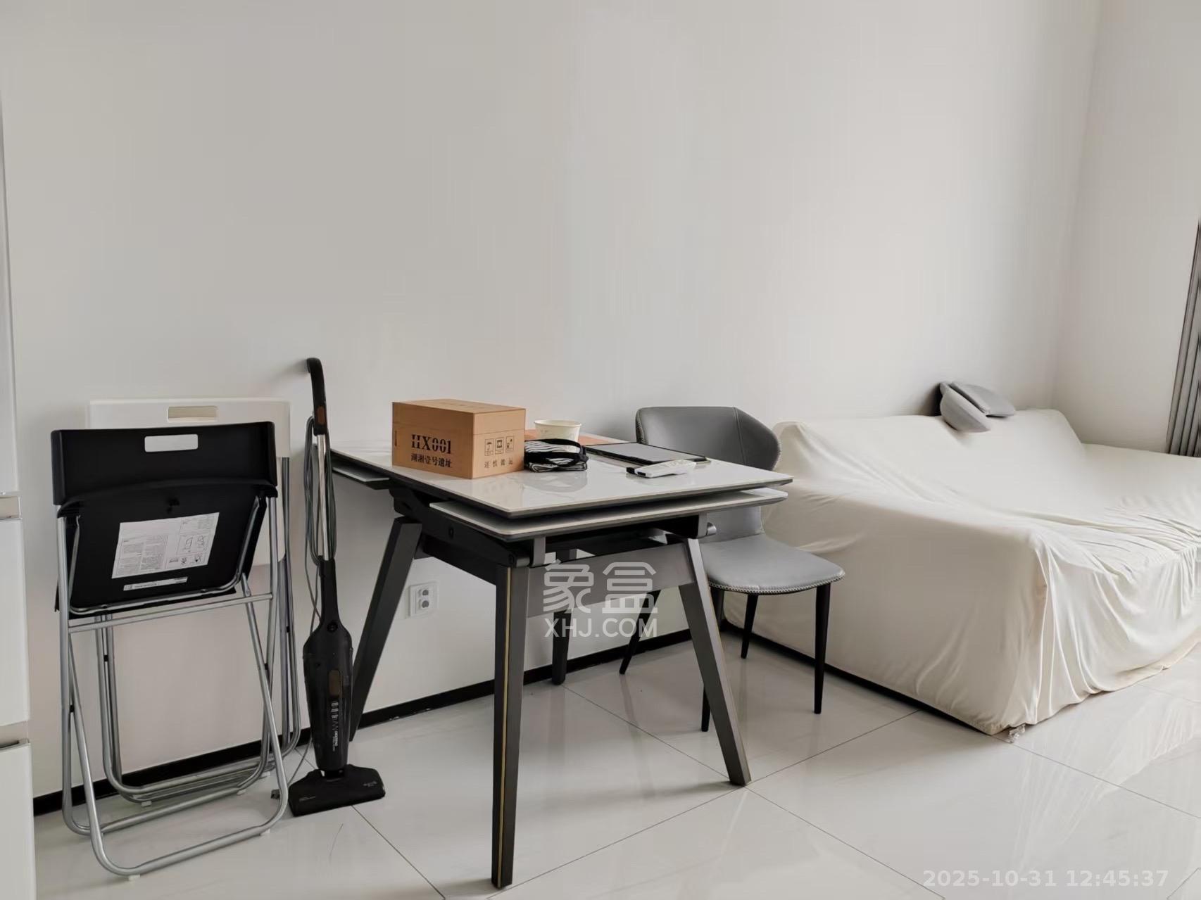 藏珑湖上公馆  1室1厅1卫    3000.0元/月室内图