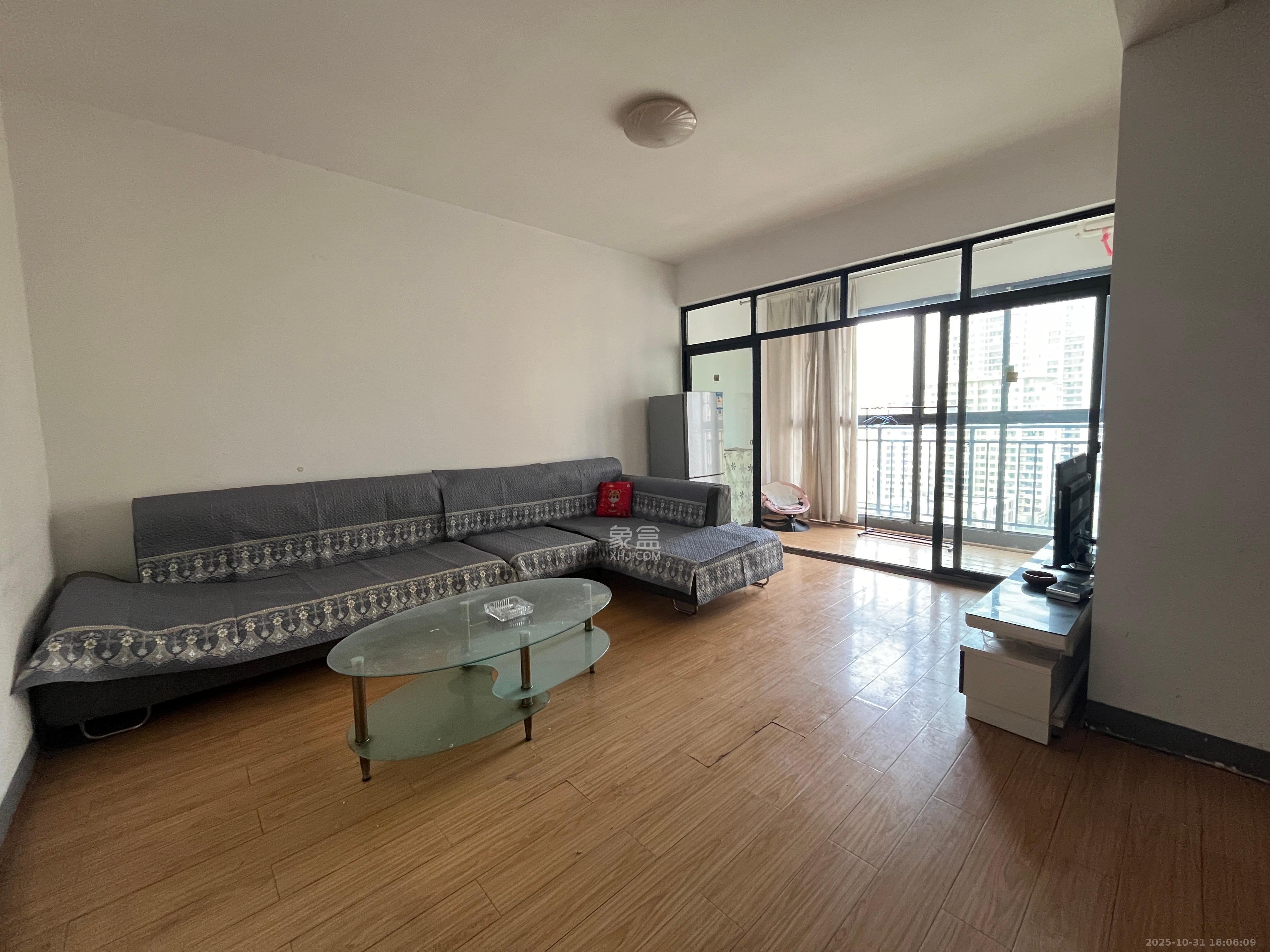 香芙嘉园(广铁湘府嘉园) 3室2厅1卫 2200.0元/月 香芙嘉园(广铁湘府嘉园) 3室2厅1卫 2200.0元/月室内图