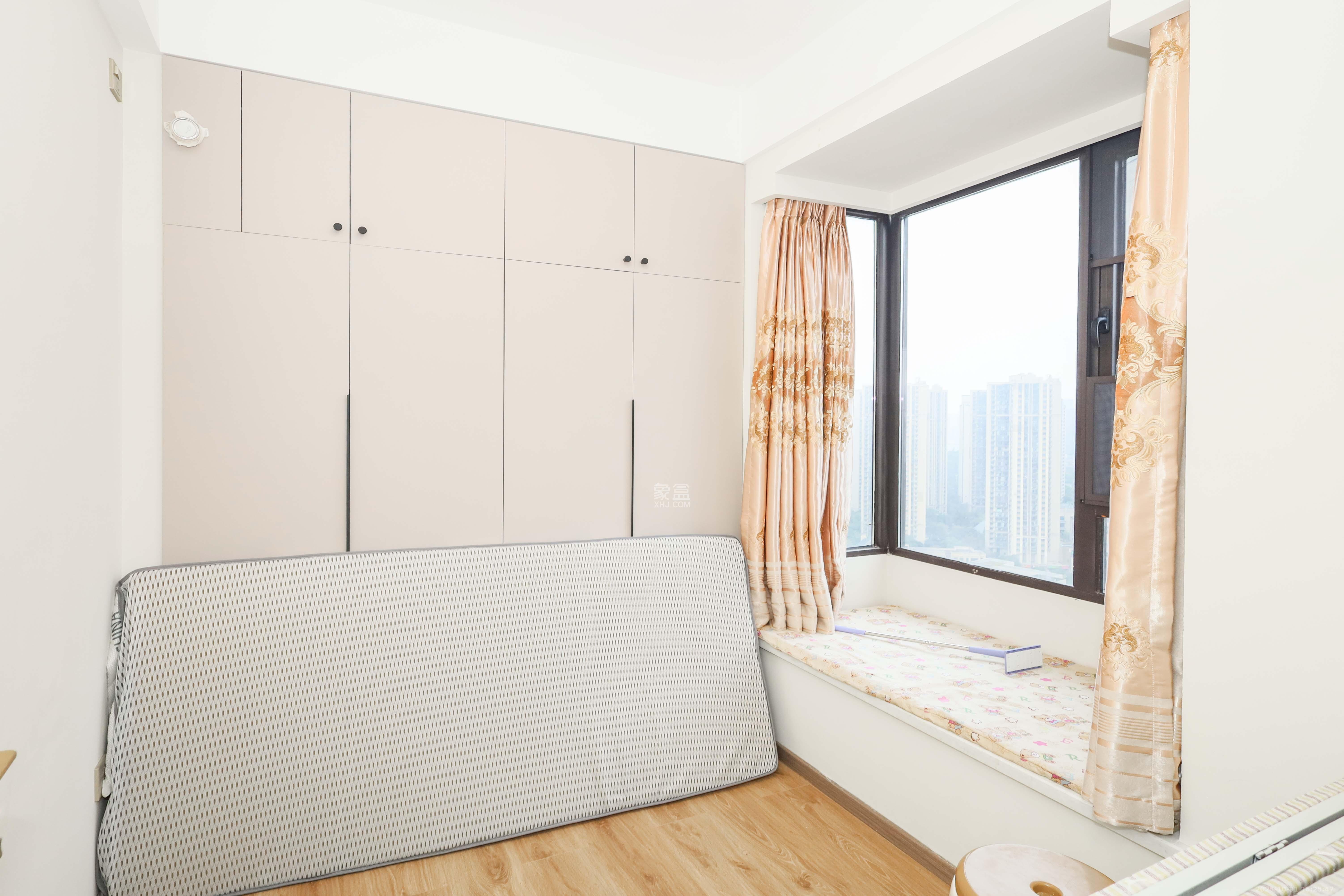 中国铁建梅溪青秀三期  4室2厅2卫    169.0万卧室