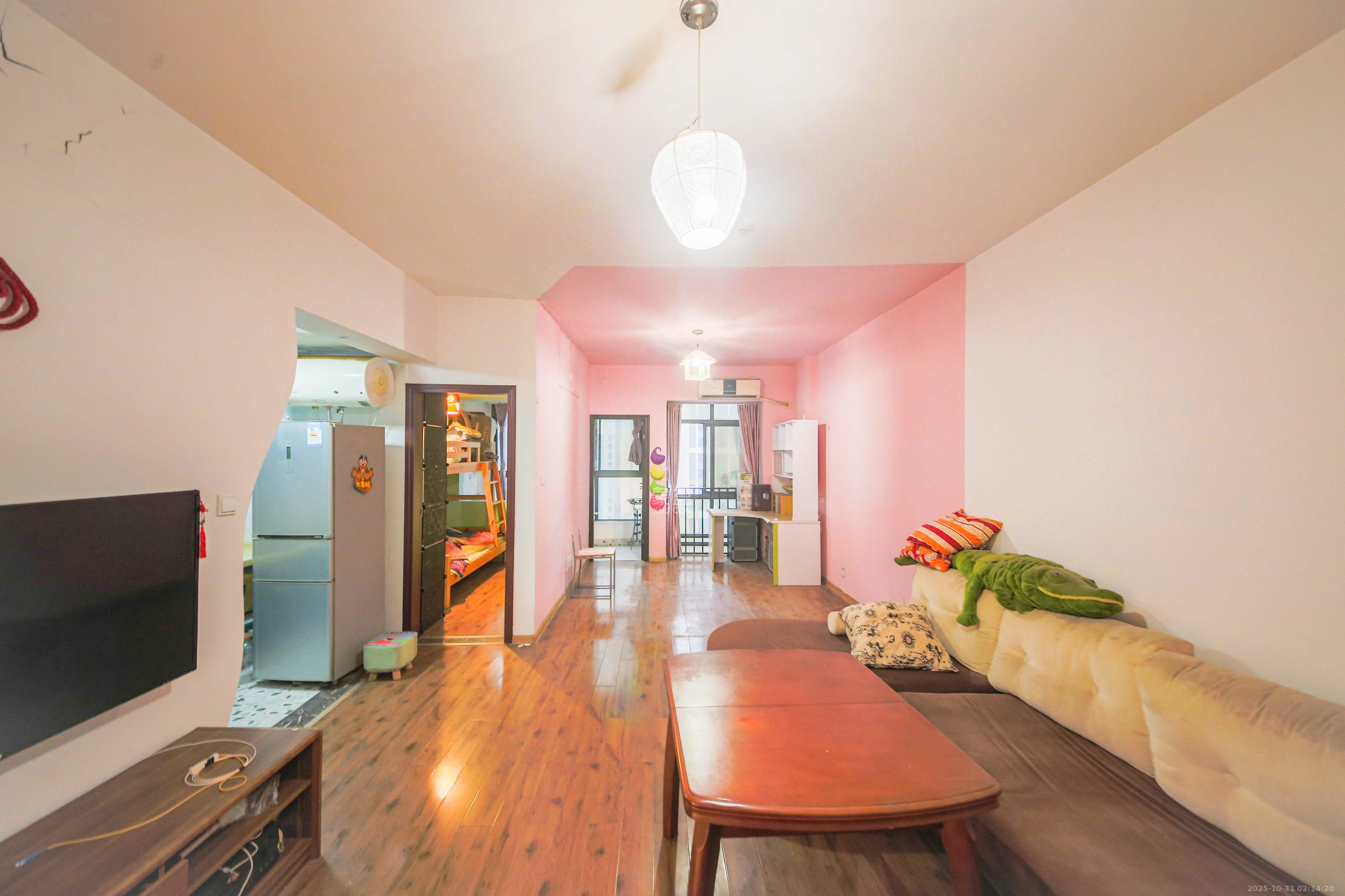 满庭芳小区  1室1厅1卫    39.0万客厅