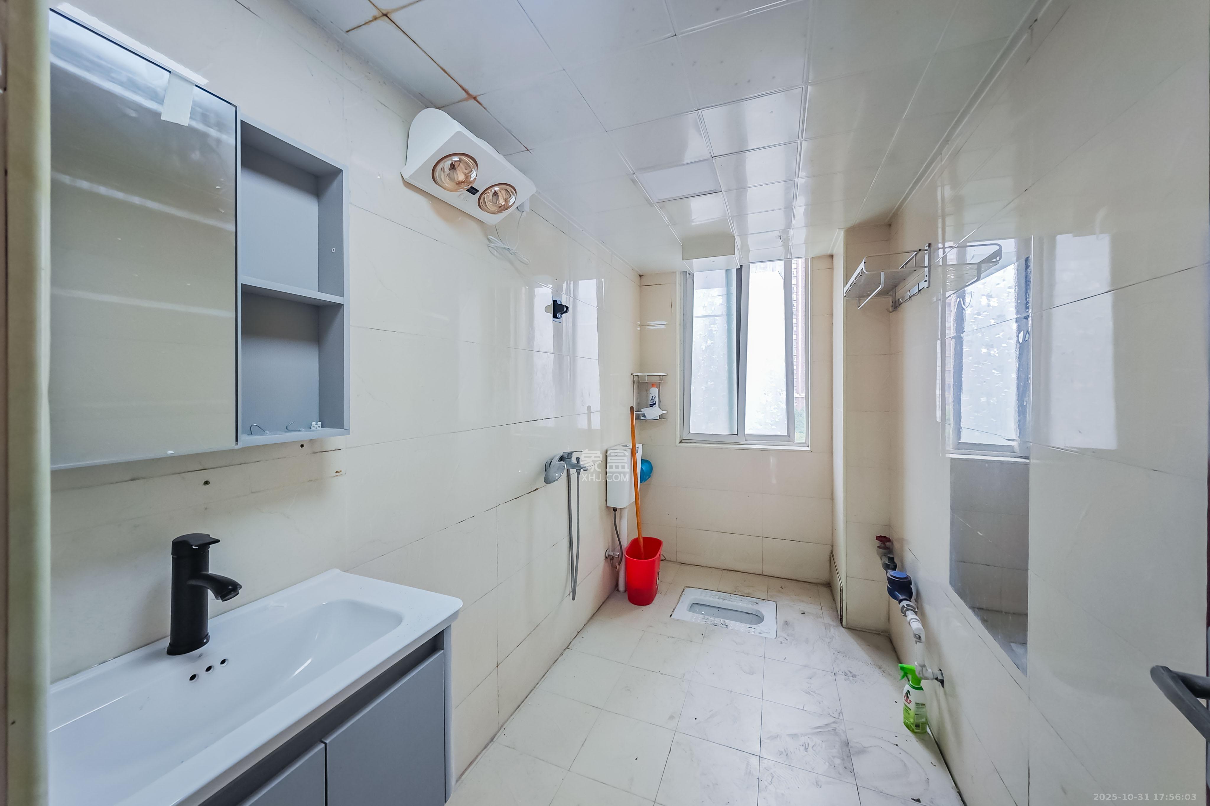 恒丰天湘华庭 3室2厅2卫 78.0万 恒丰天湘华庭 3室2厅2卫 78.0万卫生间