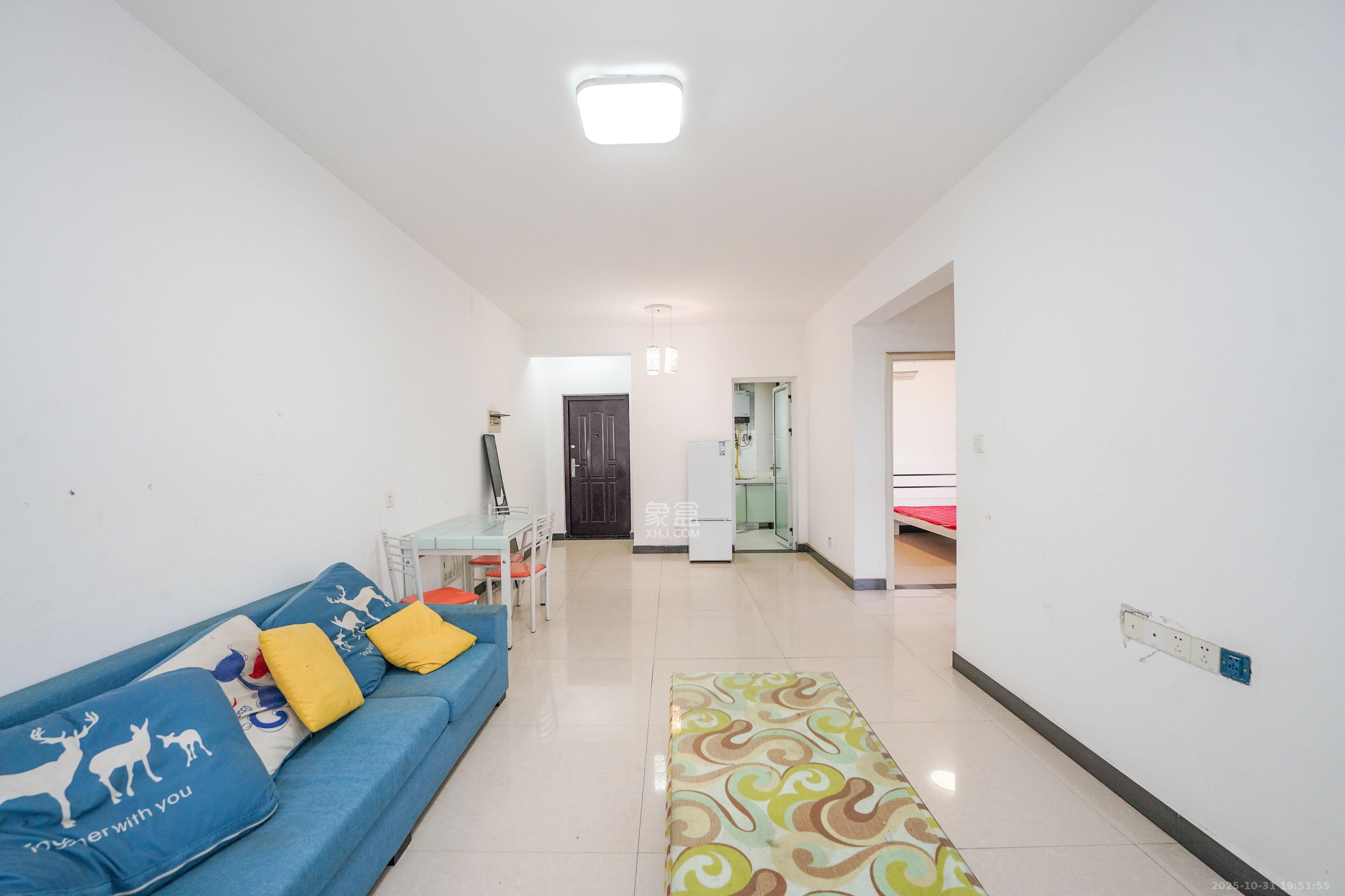 中悦领秀城  2室2厅1卫    44.6万 中悦领秀城  2室2厅1卫    44.6万客厅