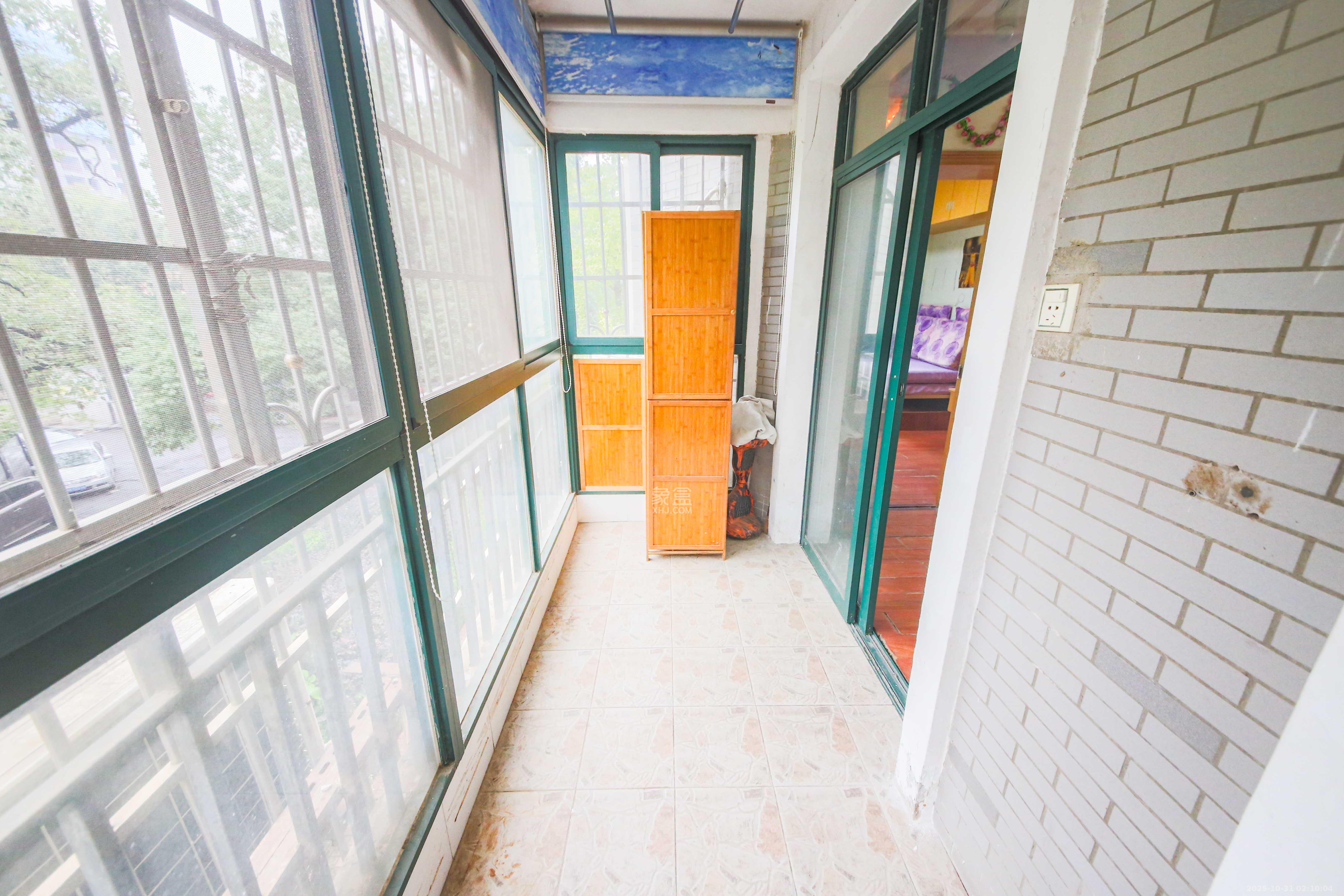 盛世康城 3室2厅1卫 76.0万 盛世康城 3室2厅1卫 76.0万阳台