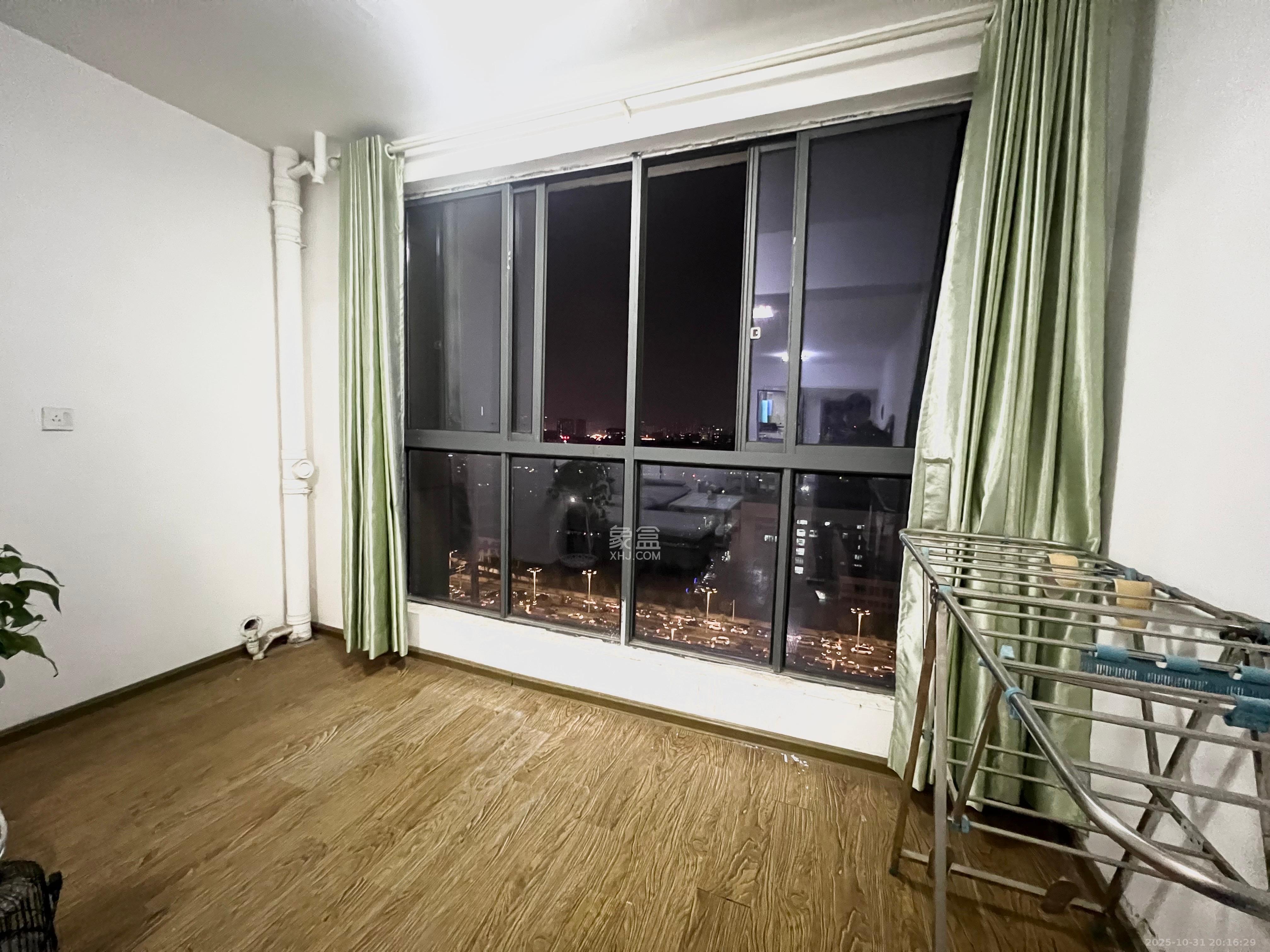 潇湘奥林匹克花园  3室2厅1卫    2400.0元/月室内图