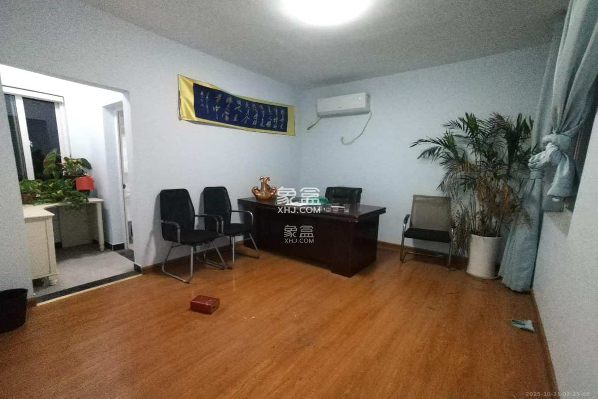 金麓西岸和苑  3室2厅2卫    3200.0元/月 金麓西岸和苑  3室2厅2卫    3200.0元/月室内图