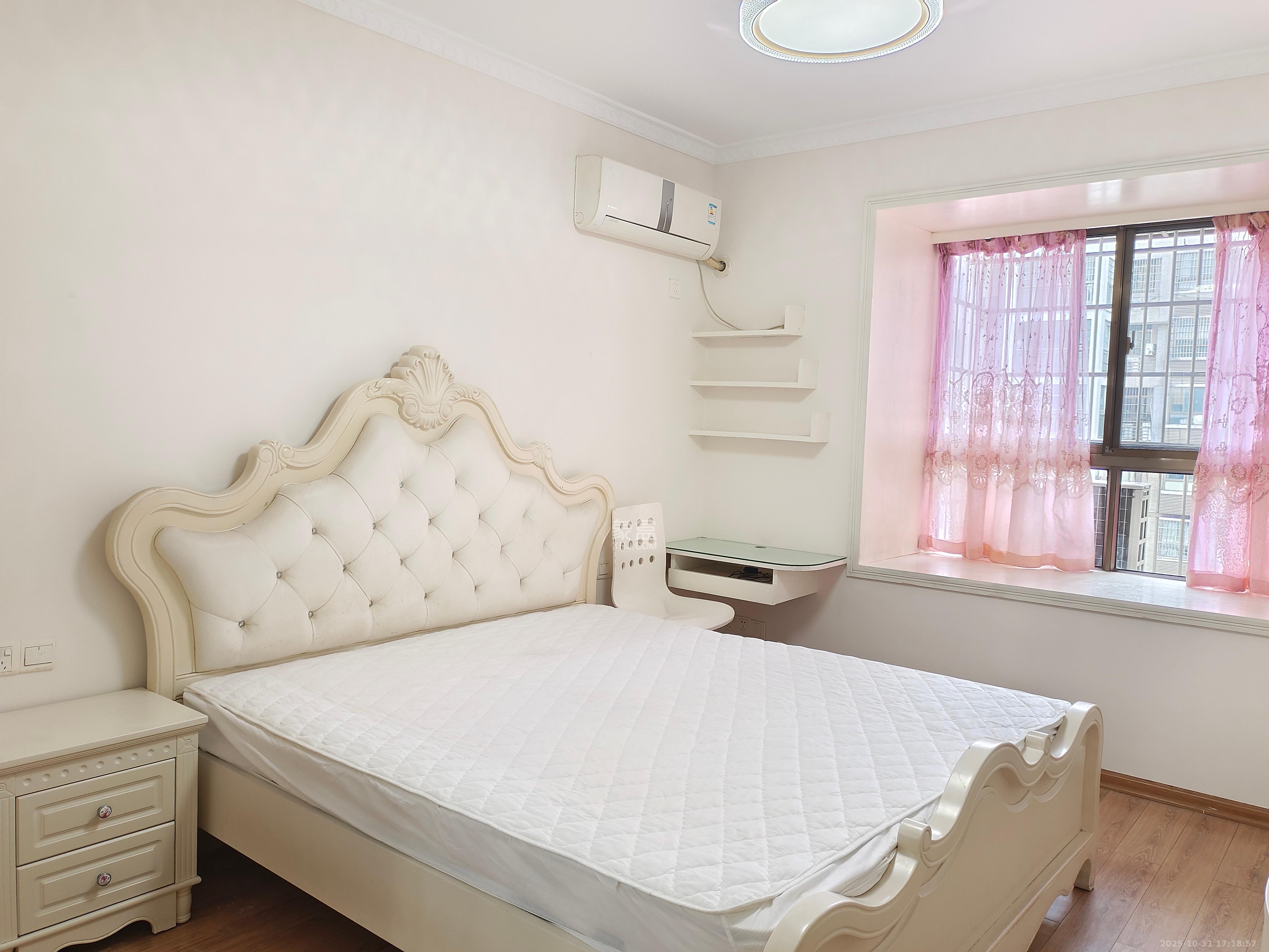 银馨家园 4室2厅2卫 3000.0元/月 银馨家园 4室2厅2卫 3000.0元/月室内图