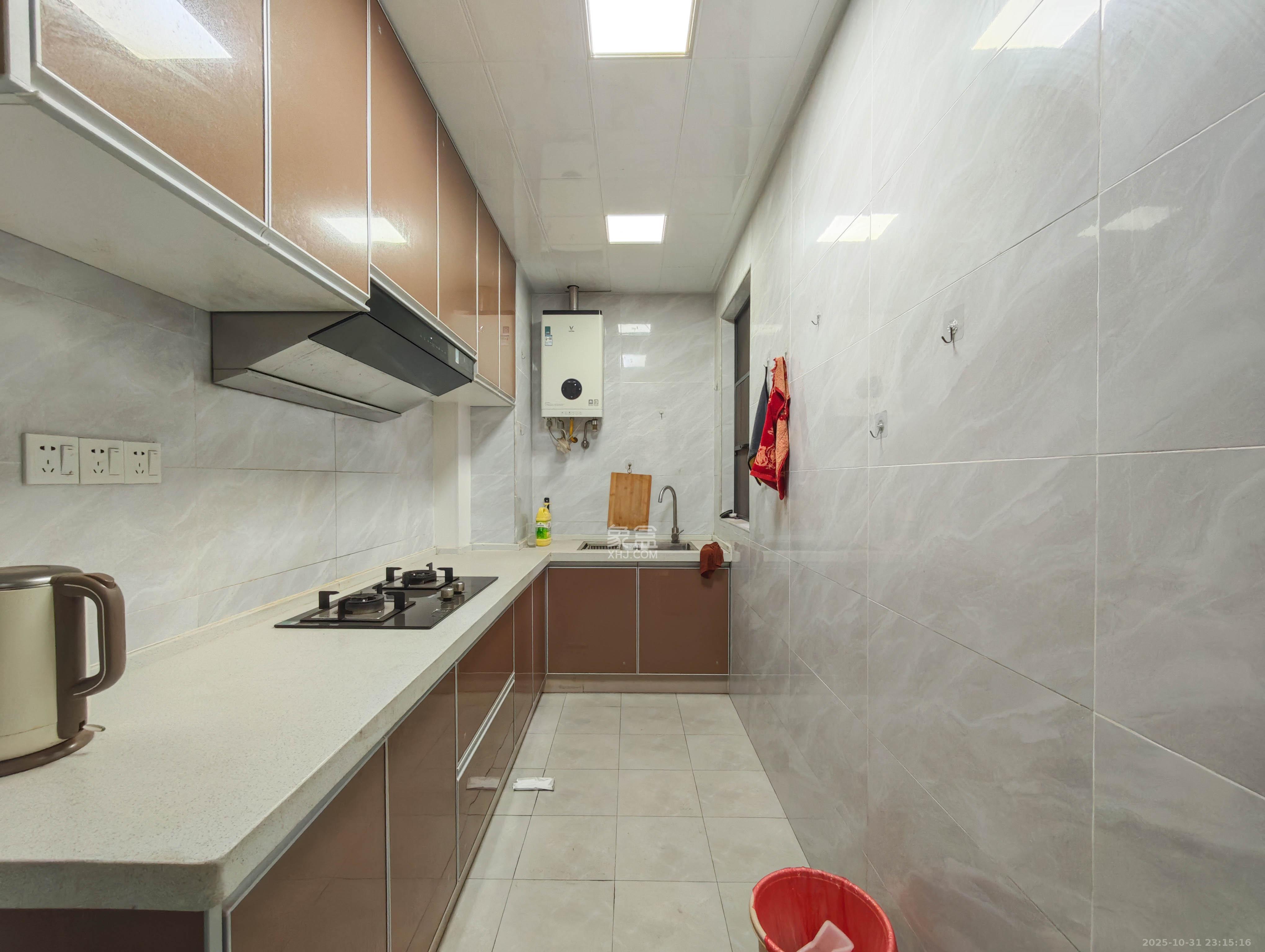 保利城(中航城国际社区、郡原美村) 3室2厅1卫 90.0万 保利城(中航城国际社区、郡原美村) 3室2厅1卫 90.0万其他