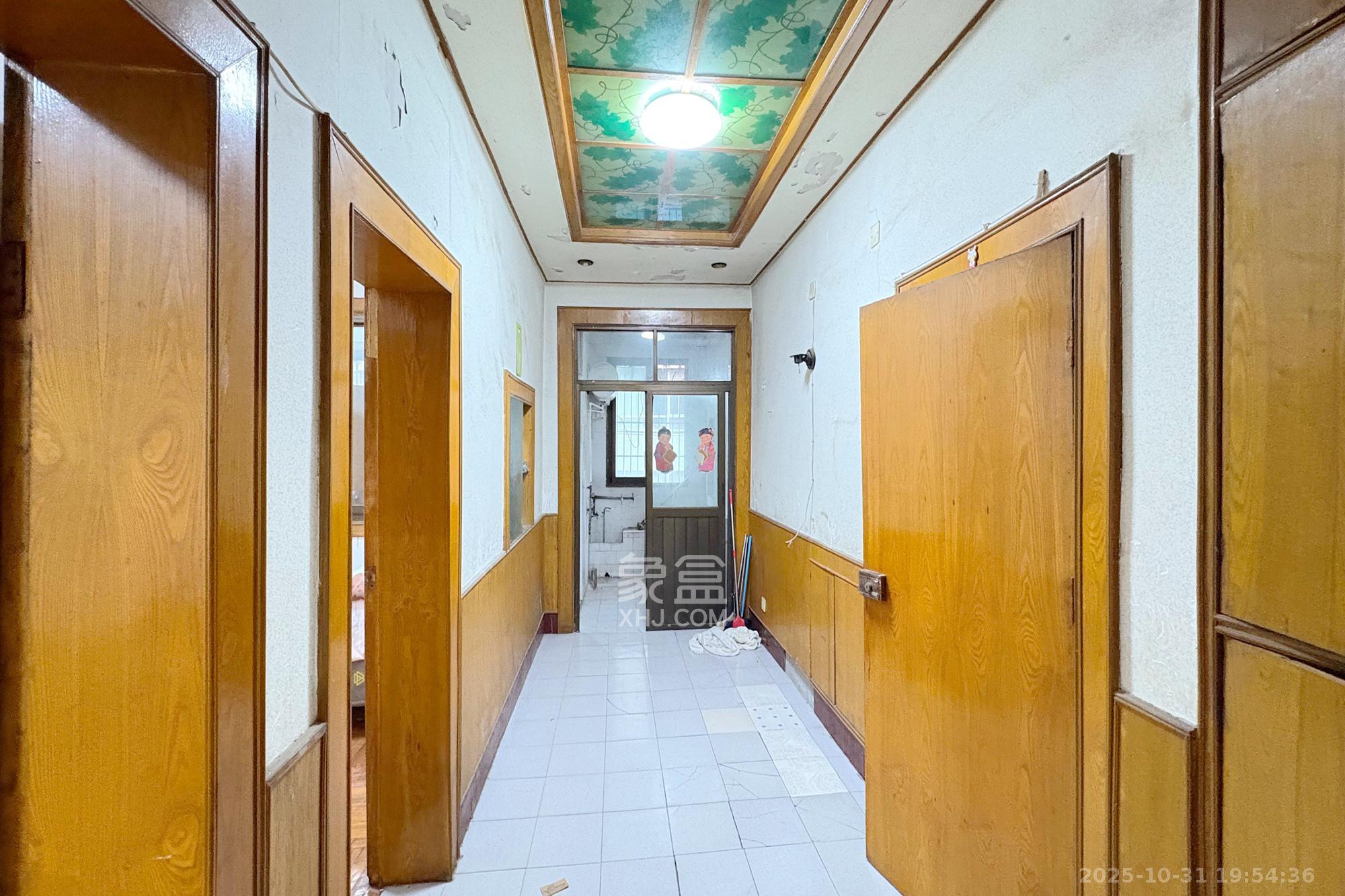 燕山街社区  3室1厅1卫    50.0万客厅