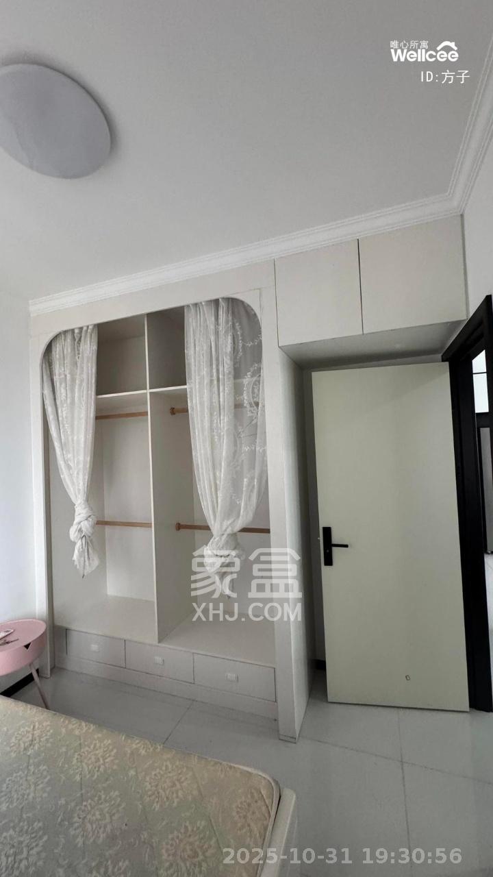 星发东宸花园  2室2厅1卫    1700.0元/月 星发东宸花园  2室2厅1卫    1700.0元/月室内图