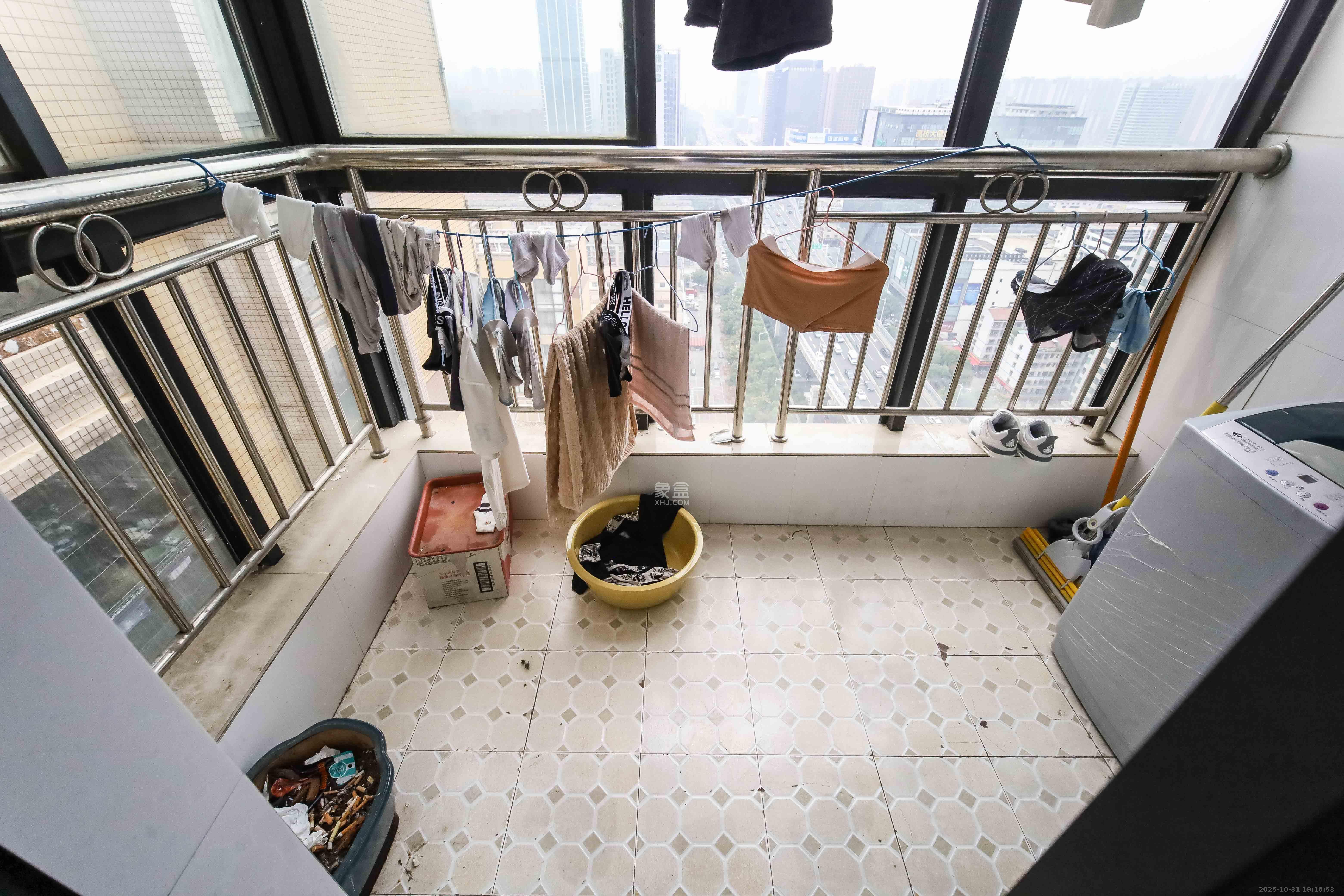 锦湘国际星城三期（锦绣苑）  3室2厅1卫    78.0万阳台