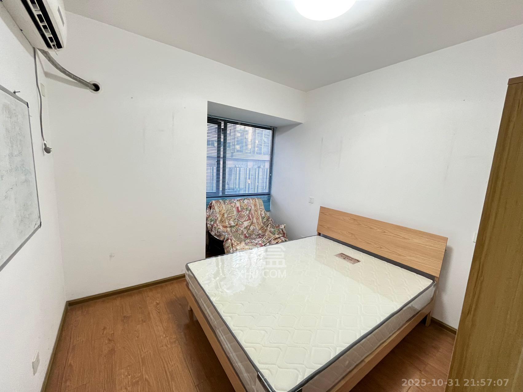 奥克斯广场  2室1厅1卫    2500.0元/月室内图