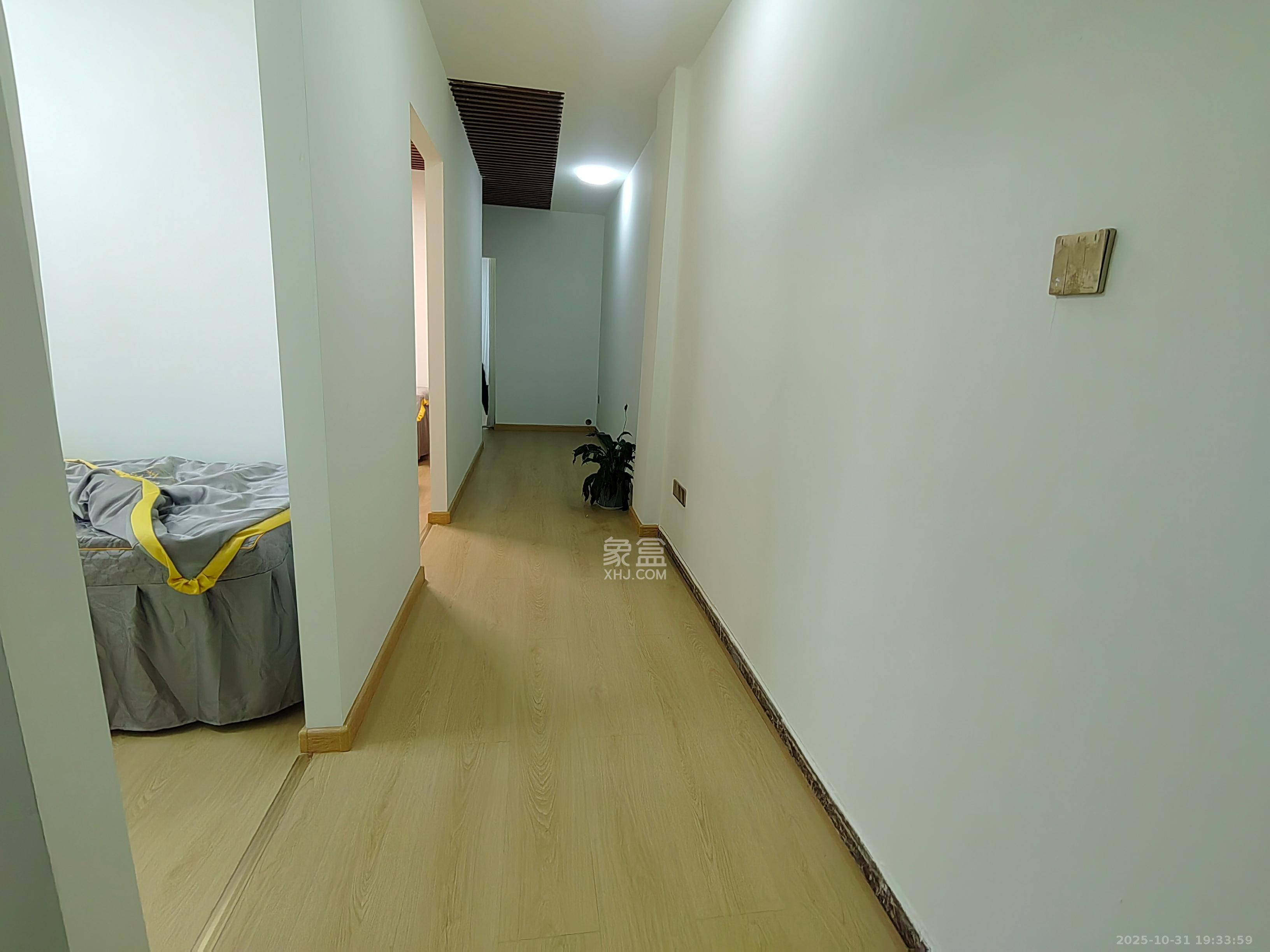 华润凤凰城三期   65.0㎡      3500.0元/月室内图