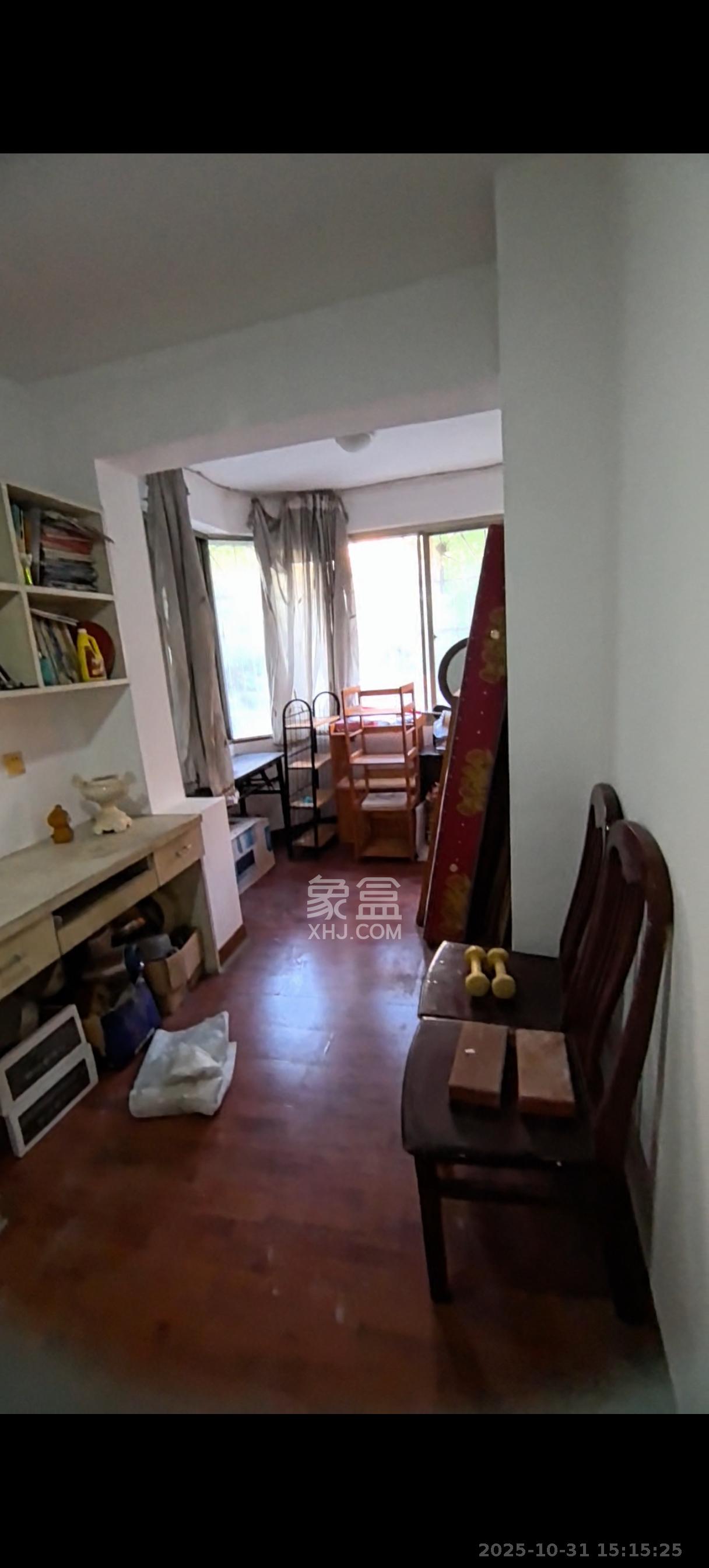 绕城家园  3室1厅1卫    2000.0元/月室内图