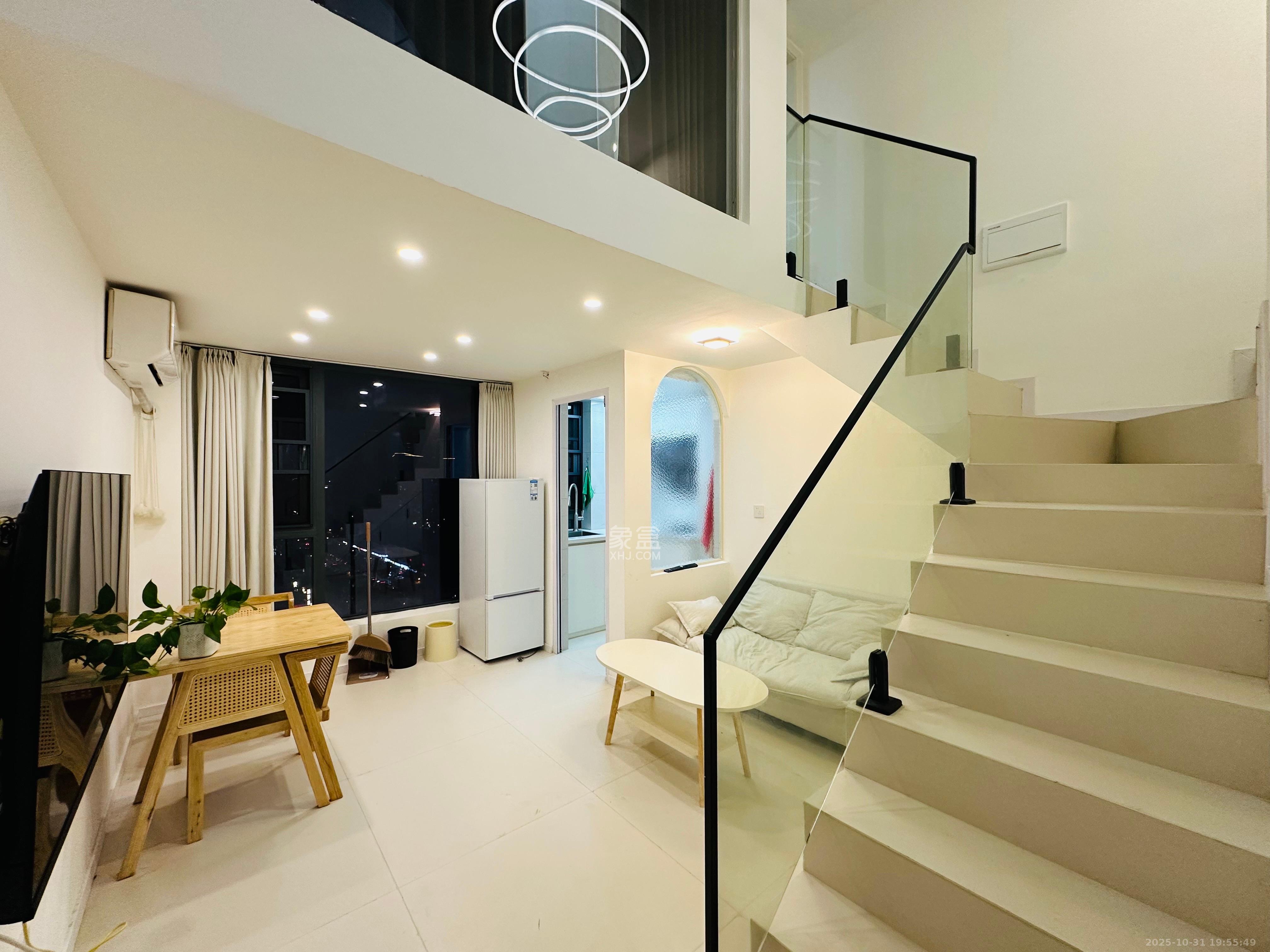 卓越中寰 2室1厅1卫 2600.0元/月 卓越中寰 2室1厅1卫 2600.0元/月室内图