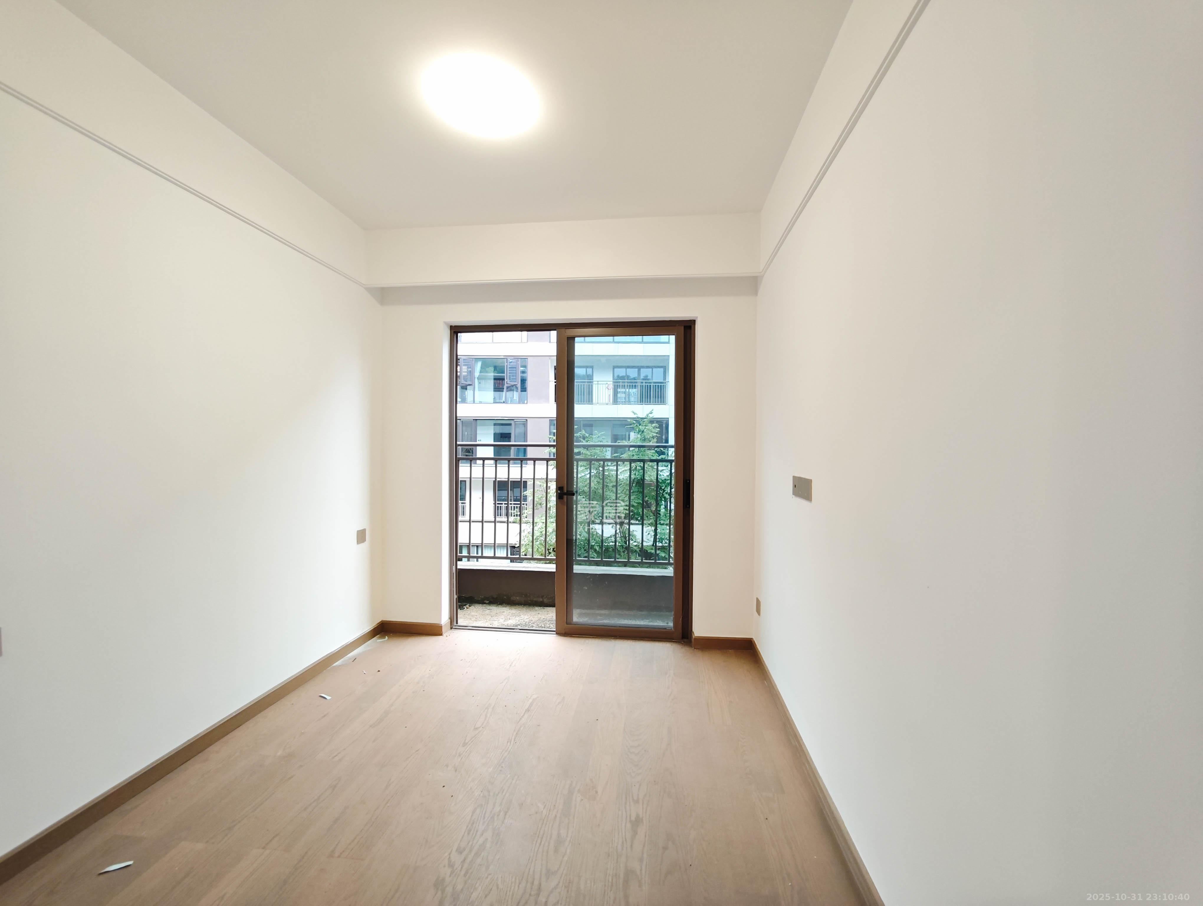 弘阳阳光城天宸府 4室2厅2卫 195.0万 弘阳阳光城天宸府 4室2厅2卫 195.0万卧室