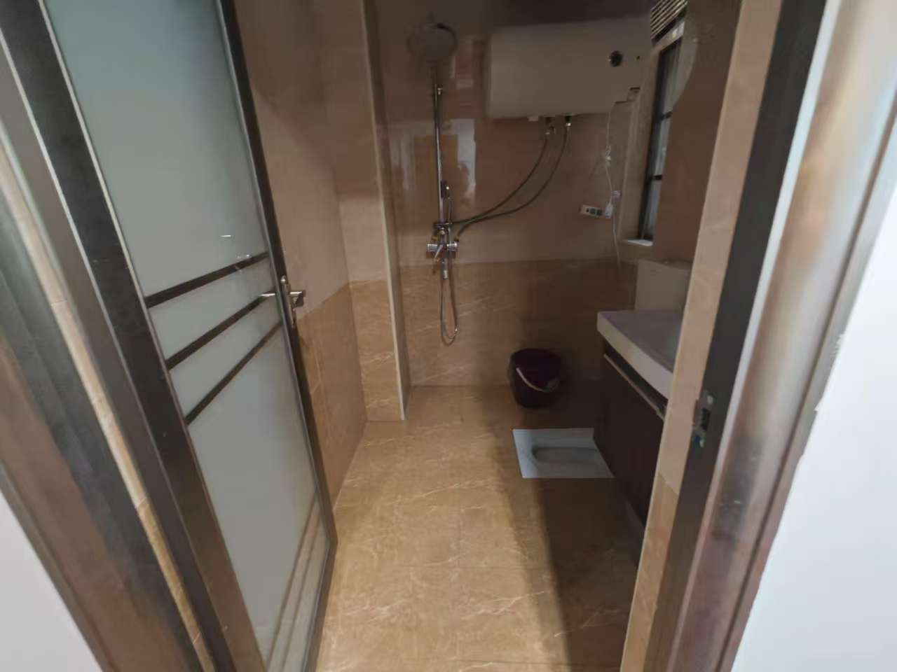 冠都现代城（冠都幸福彼岸）  4室2厅2卫    3500.0元/月室内图