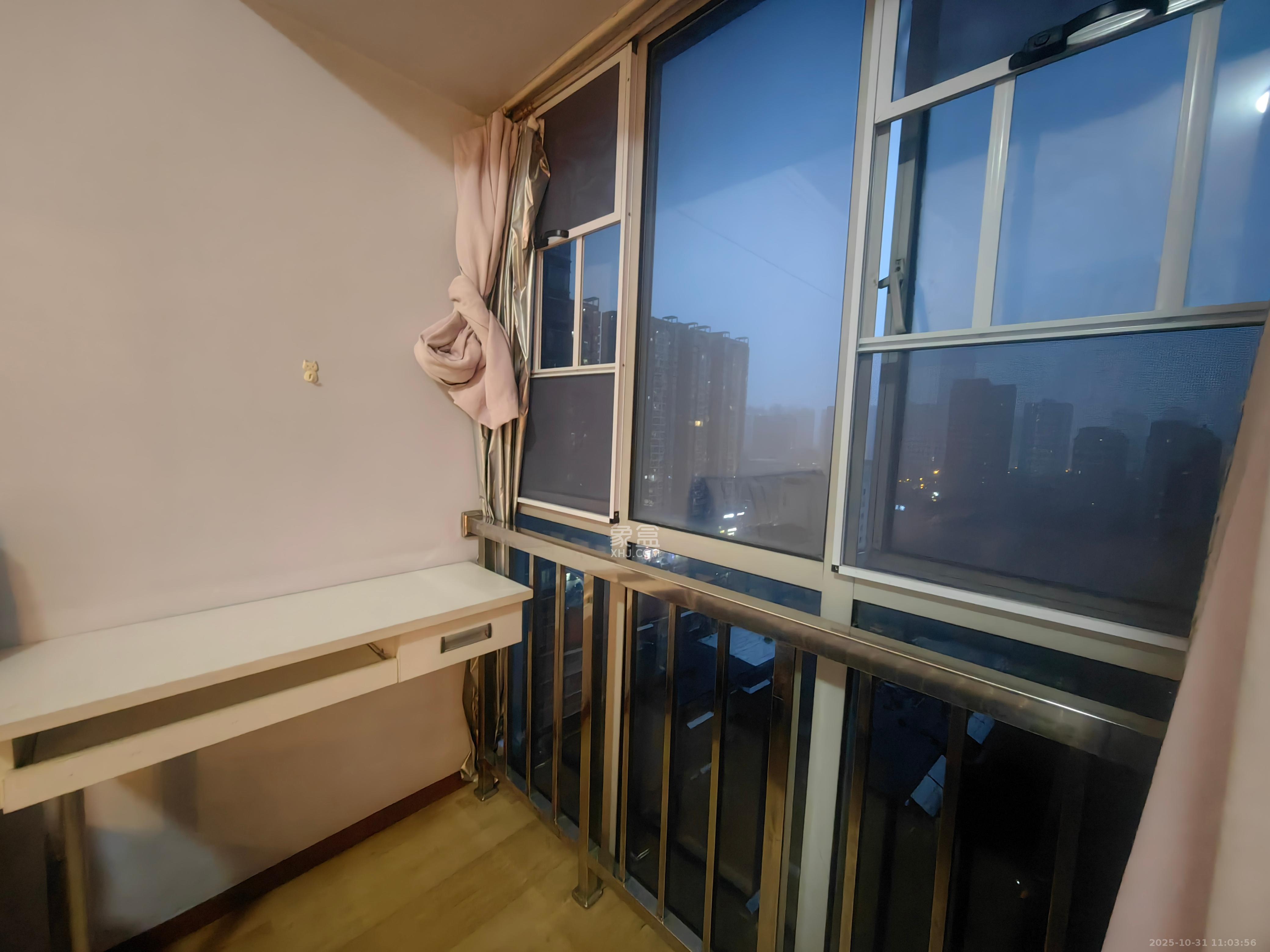 中远公馆  1室1厅1卫    1600.0元/月 中远公馆  1室1厅1卫    1600.0元/月室内图1