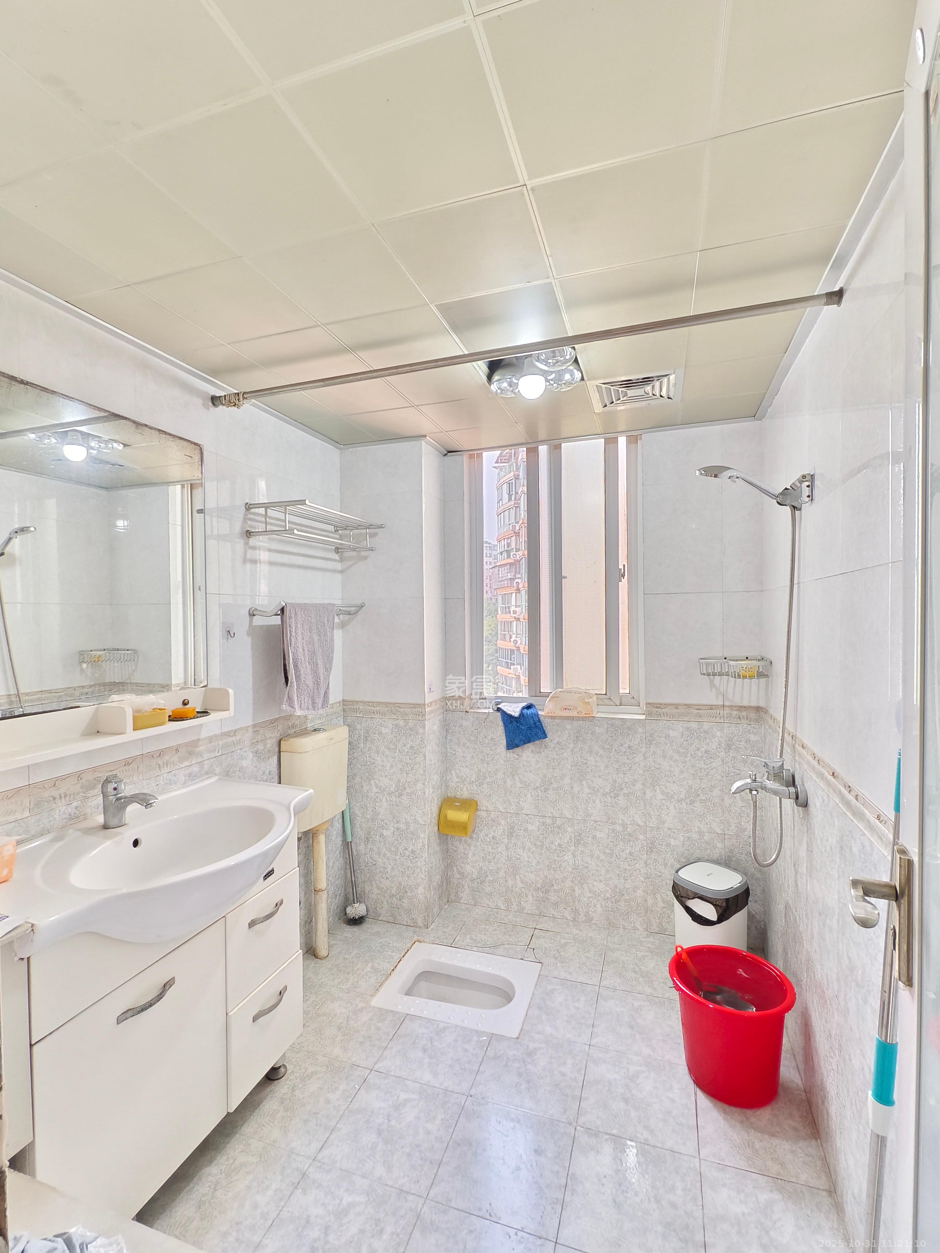 风华四季园  2室2厅1卫    2500.0元/月 风华四季园  2室2厅1卫    2500.0元/月室内图