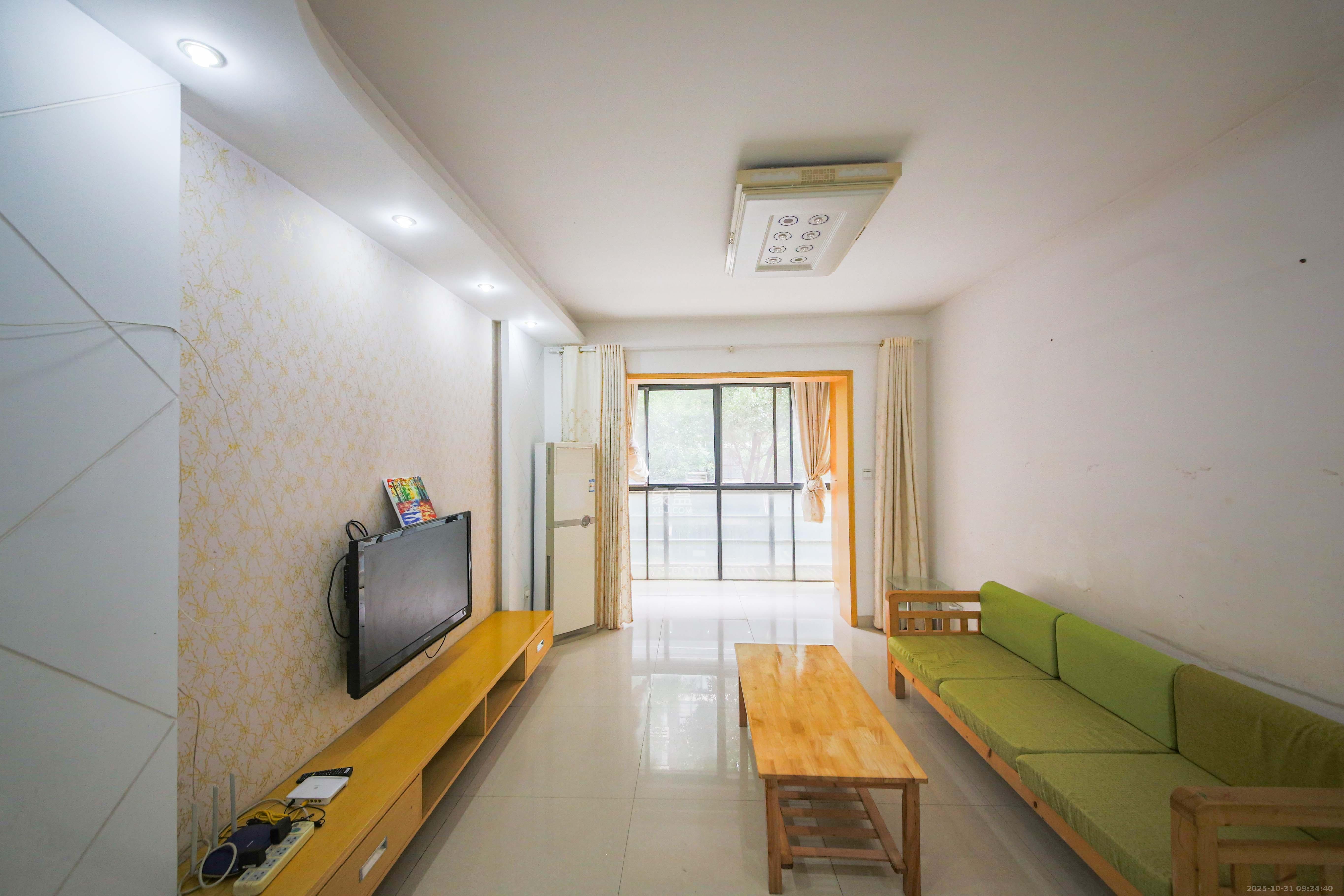 鑫远湘府华城  2室2厅1卫    2600.0元/月 鑫远湘府华城  2室2厅1卫    2600.0元/月室内图