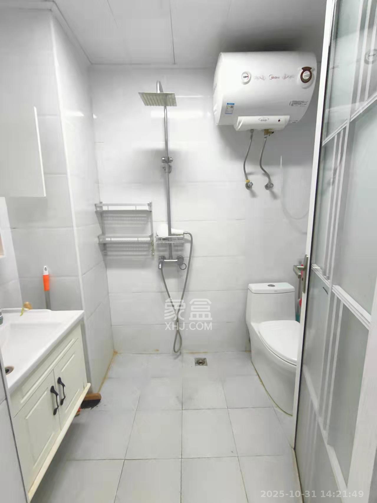 长房时代城 1室1厅1卫 1300.0元/月 长房时代城 1室1厅1卫 1300.0元/月室内图