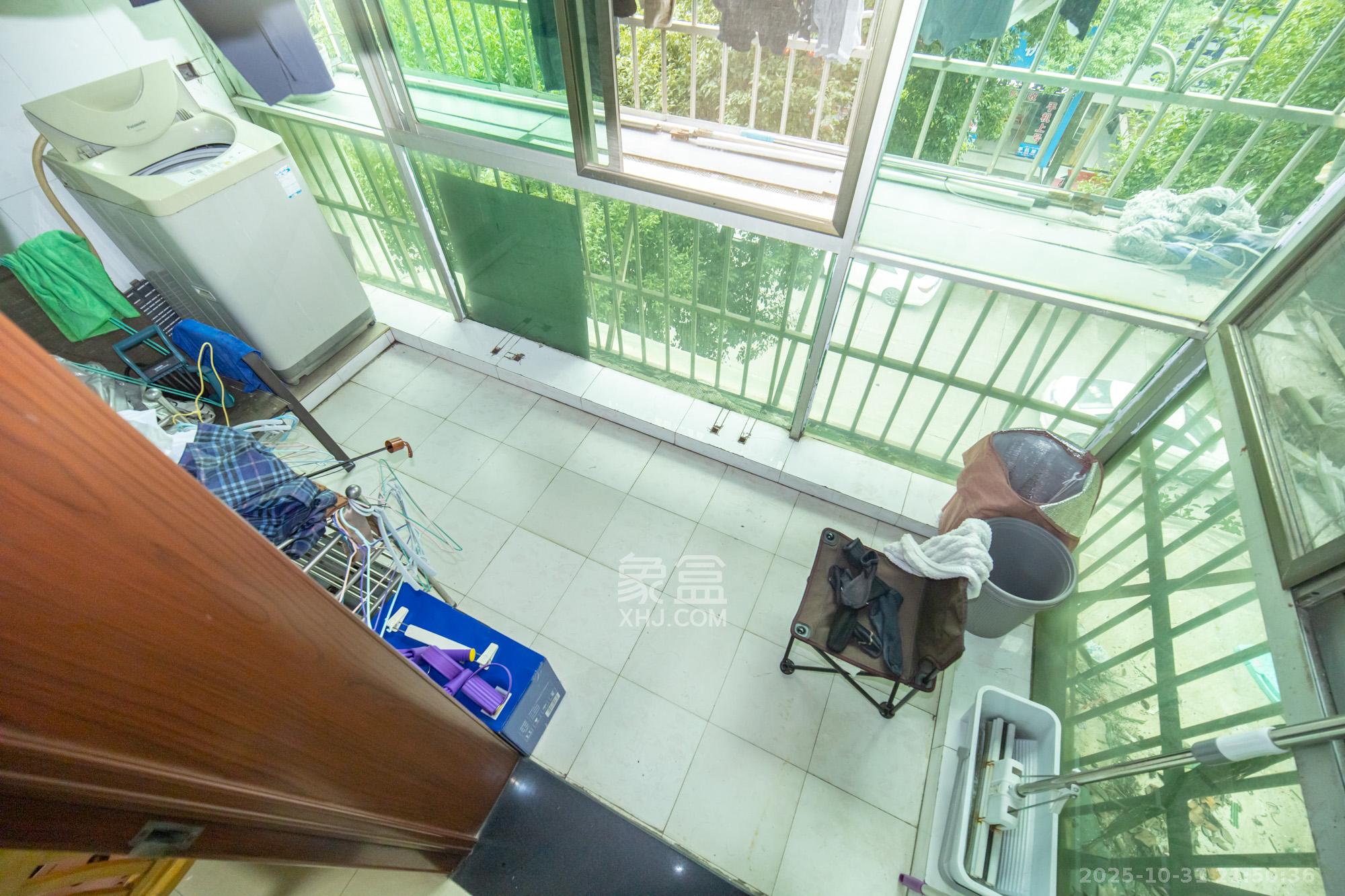 中南汽车世界  2室2厅1卫    35.0万阳台