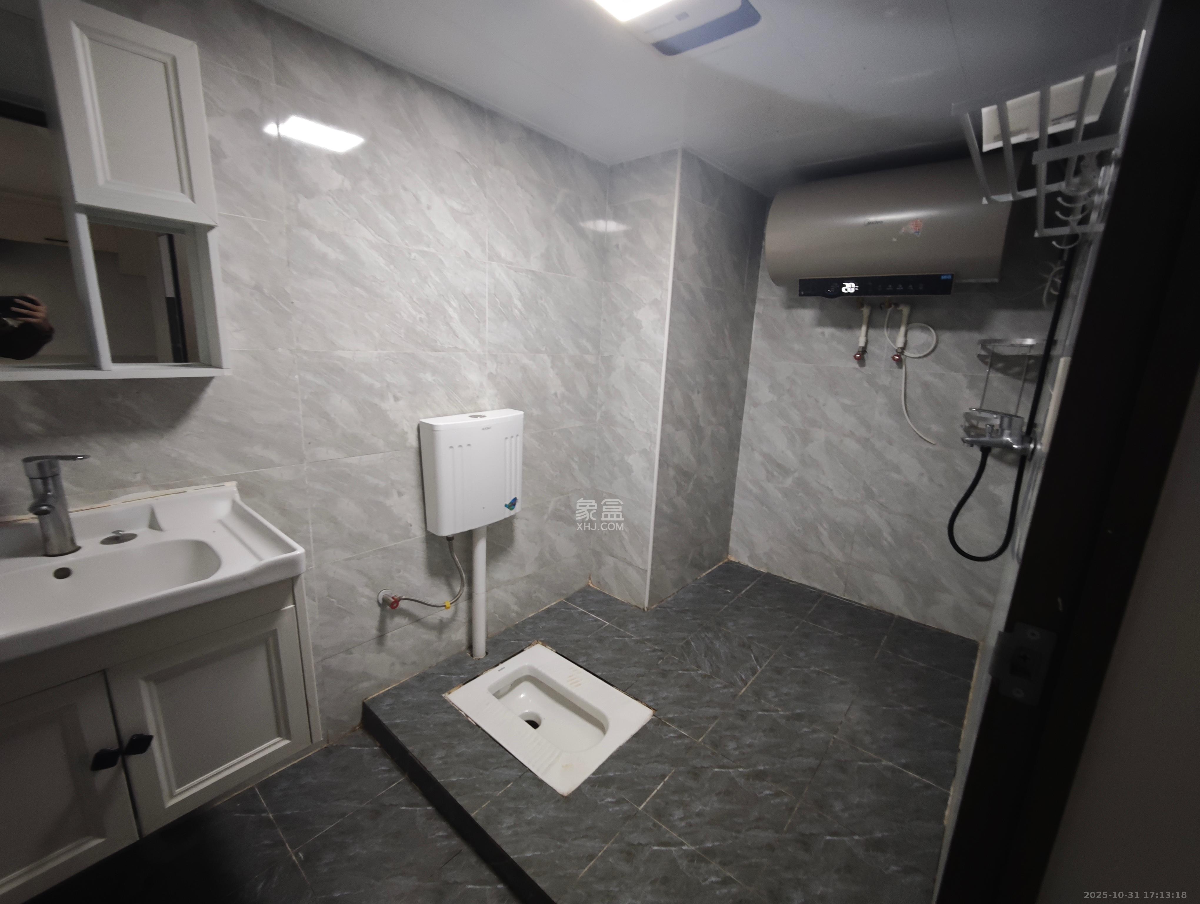 明昇壹城（明昇时代广场）三期  3室2厅2卫    3300.0元/月室内图