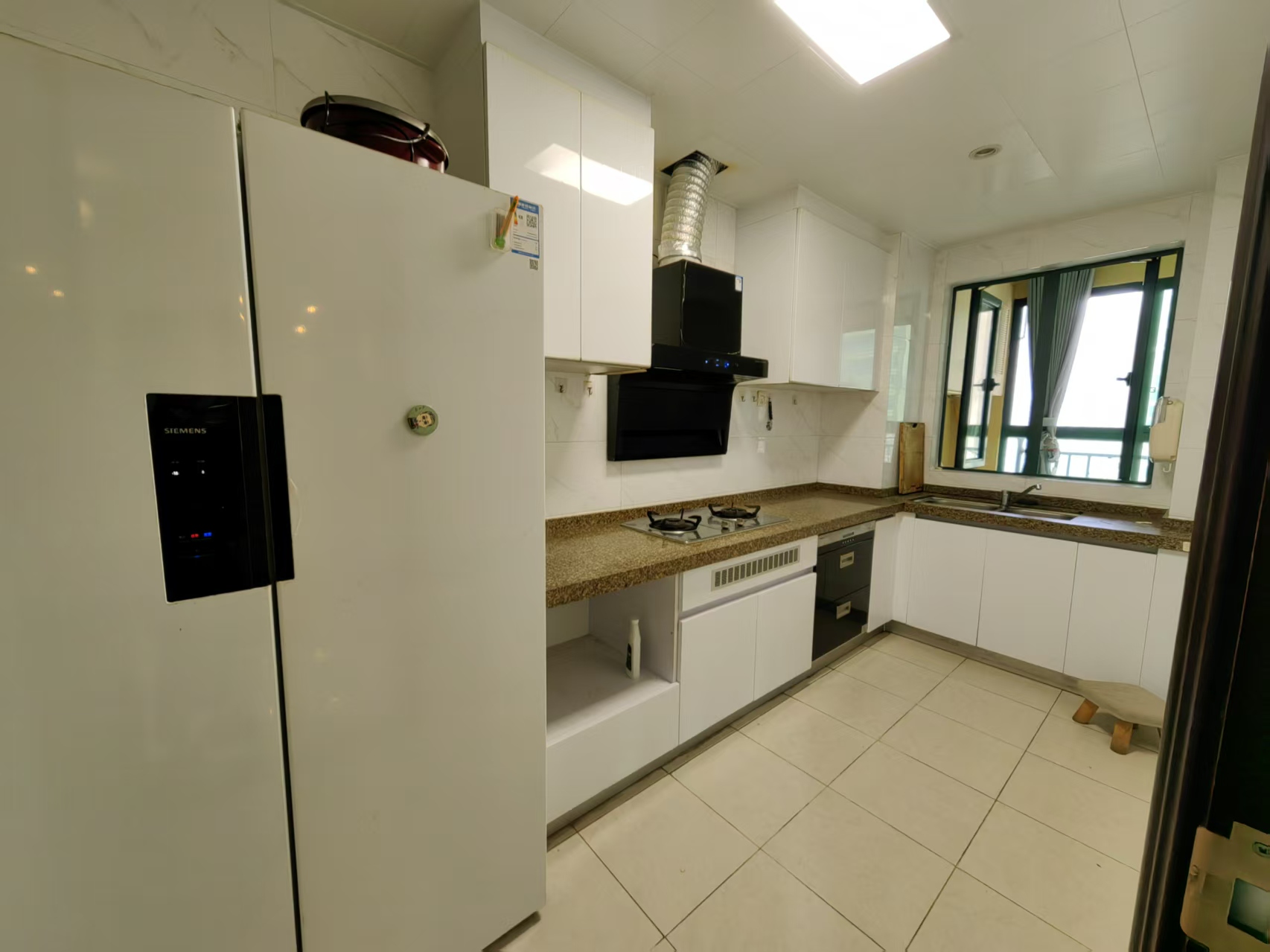 恒大绿洲 3室2厅2卫 2200.0元/月 恒大绿洲 3室2厅2卫 2200.0元/月室内图