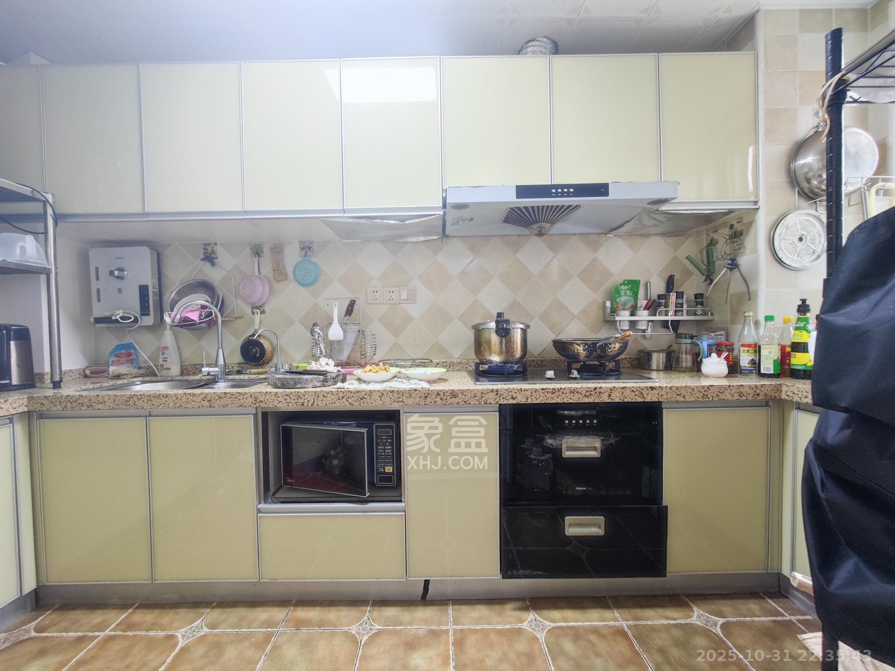 华盛世纪新城  4室2厅2卫    115.0万厨房