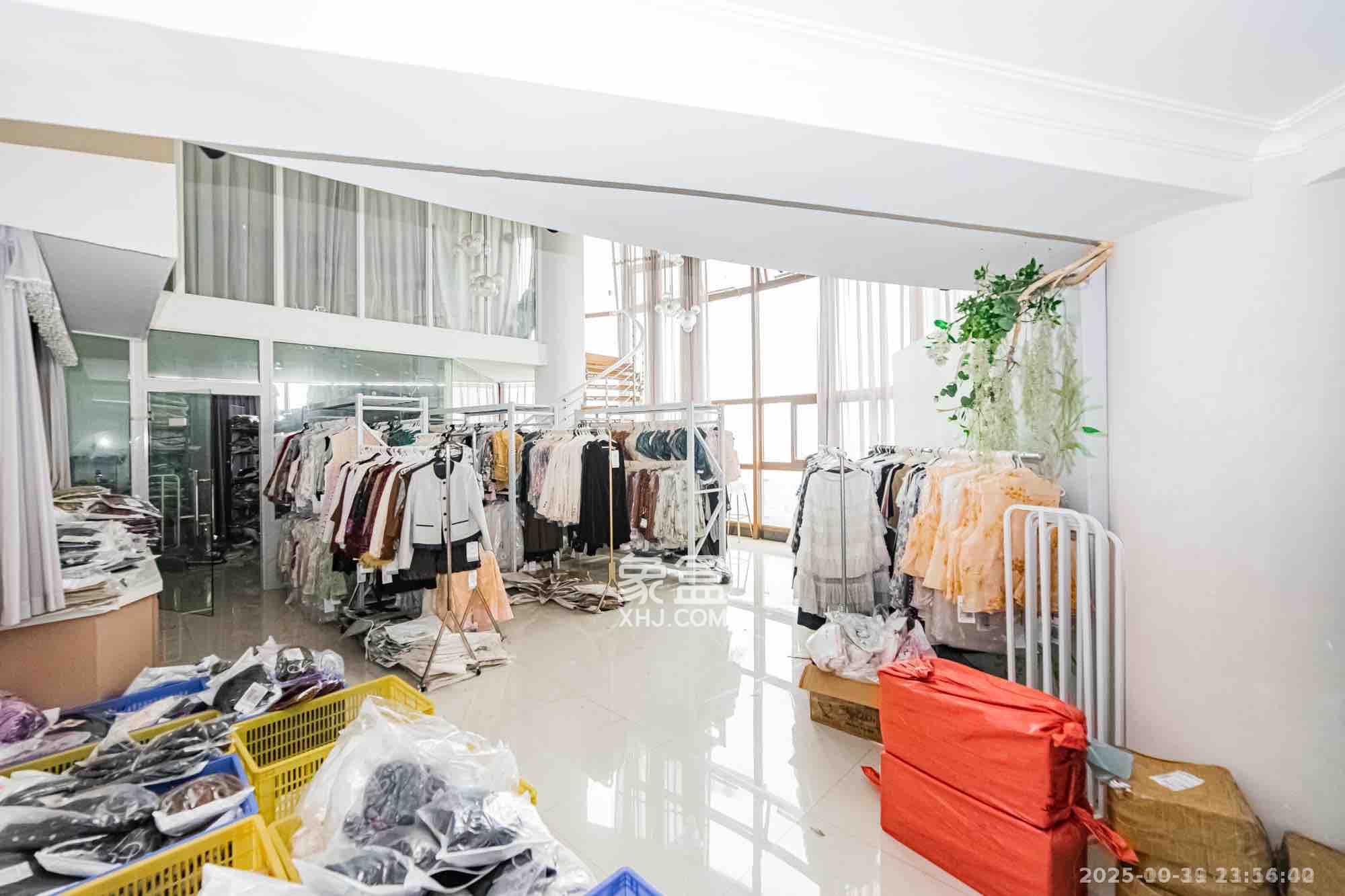 湘江世纪城富湾国际  4室2厅2卫    8000.0元/月室内图