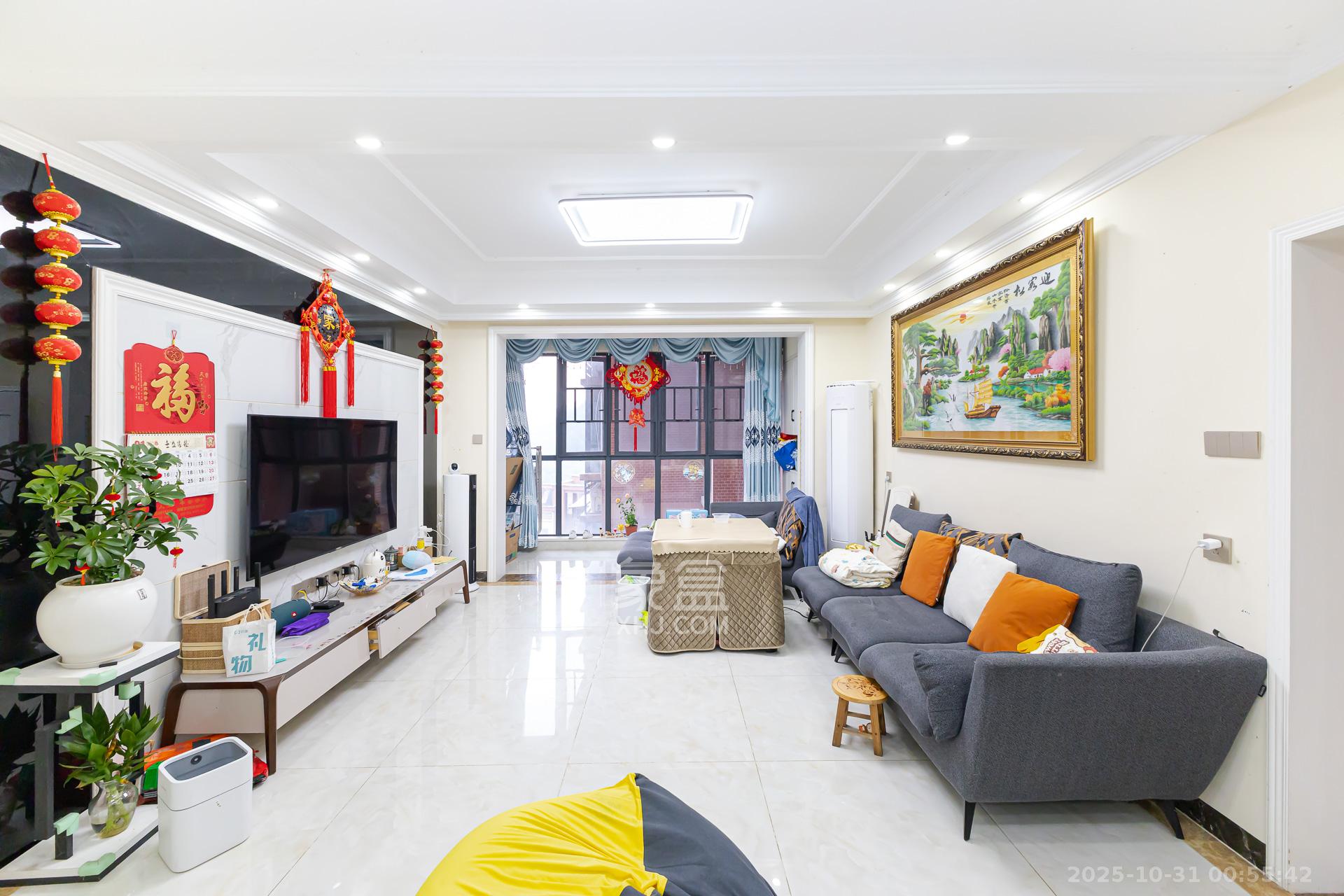 珠江东方明珠(新地东方明珠)三期 1室0厅0卫 106.0万 珠江东方明珠(新地东方明珠)三期 1室0厅0卫 106.0万客厅