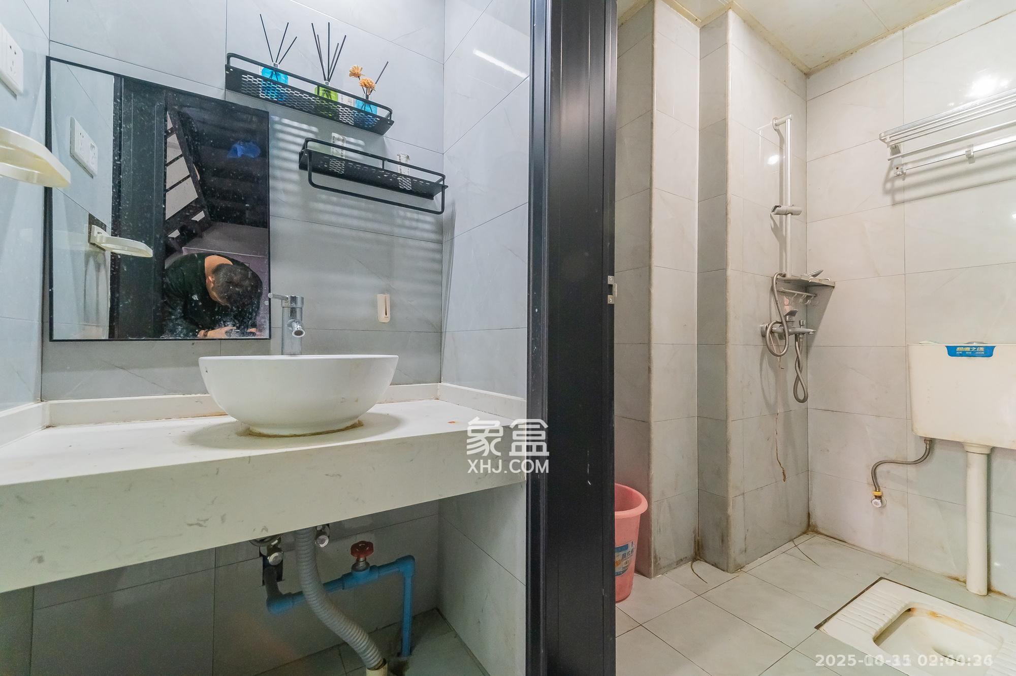 湖湾世景  1室1厅1卫    1200.0元/月室内图