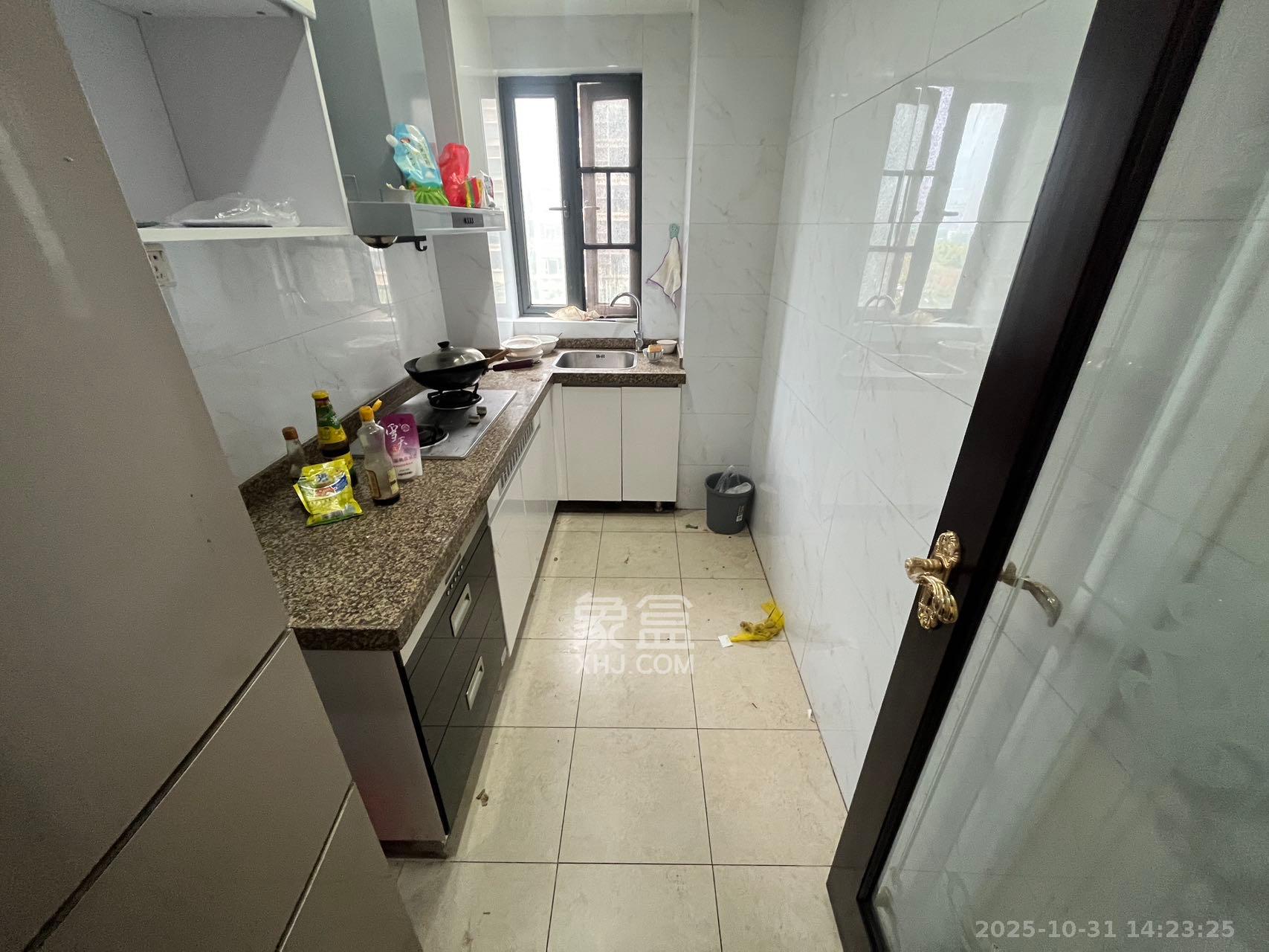 恒大国际广场  3室2厅1卫    2700.0元/月室内图