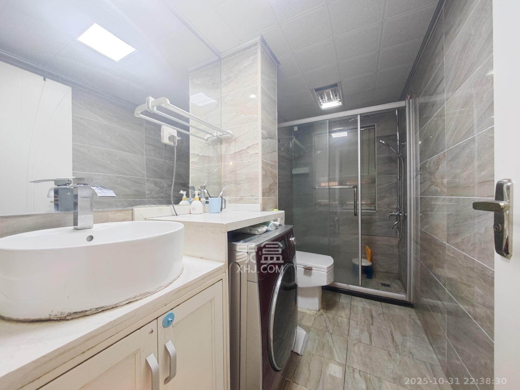 湘府十城（汇财御景湾新寓,汇财国际）  3室2厅2卫    88.0万卫生间