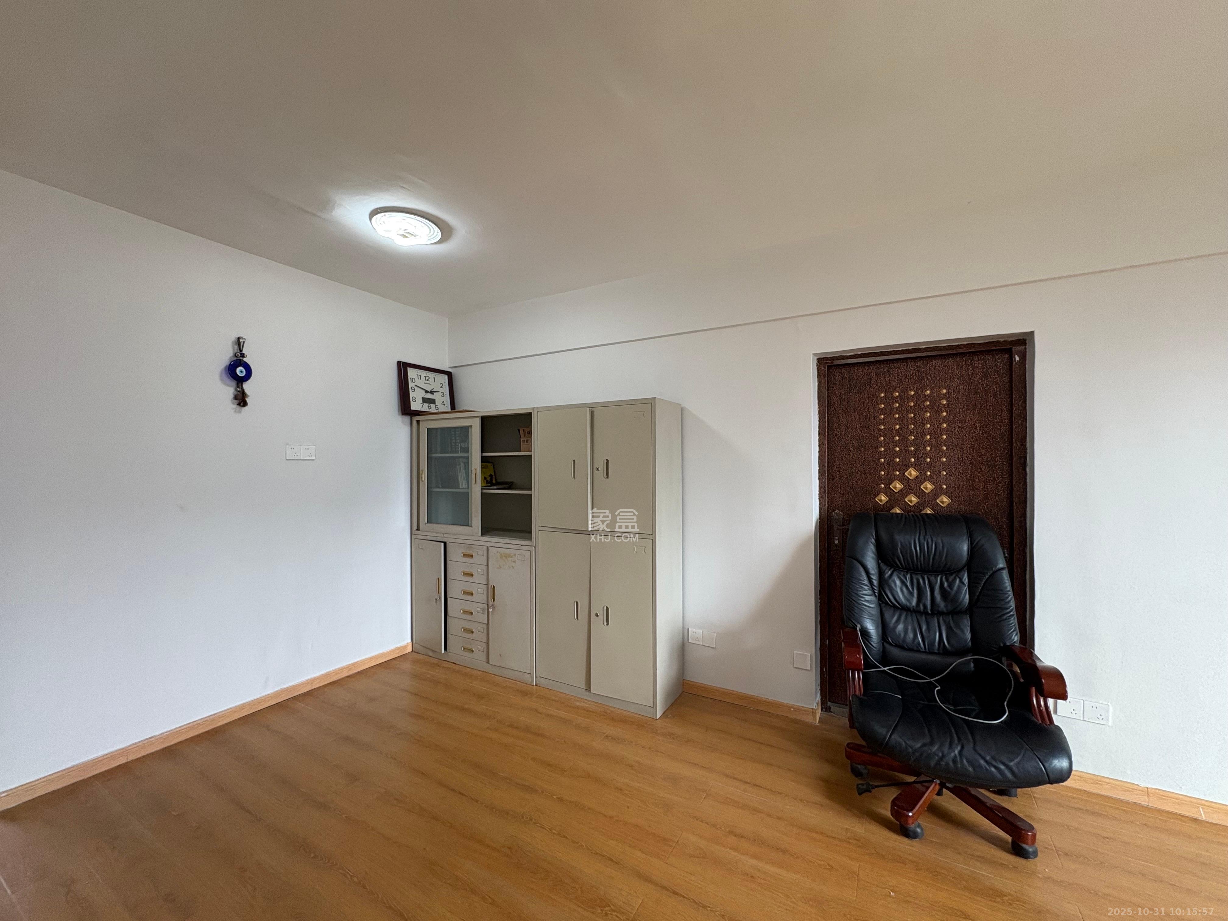 玛依拉山庄  1室1厅1卫    1500.0元/月 玛依拉山庄  1室1厅1卫    1500.0元/月室内图