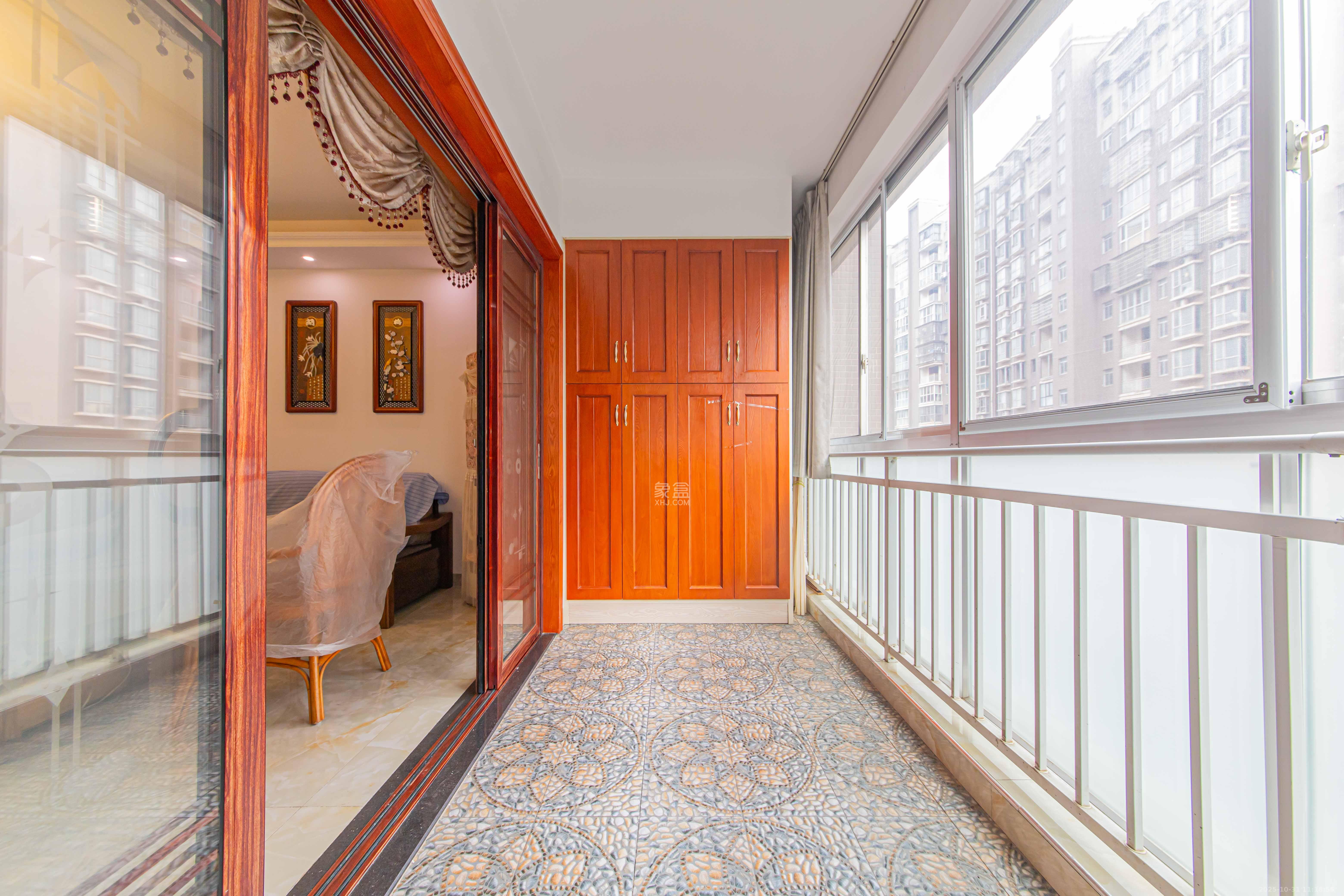 德泽苑  5室2厅2卫    108.0万阳台