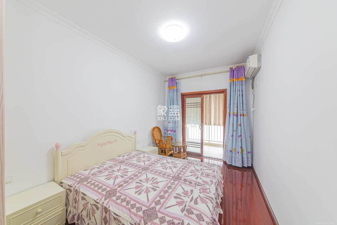 德泽苑 5室2厅2卫 108.0万 德泽苑 5室2厅2卫 108.0万卧室