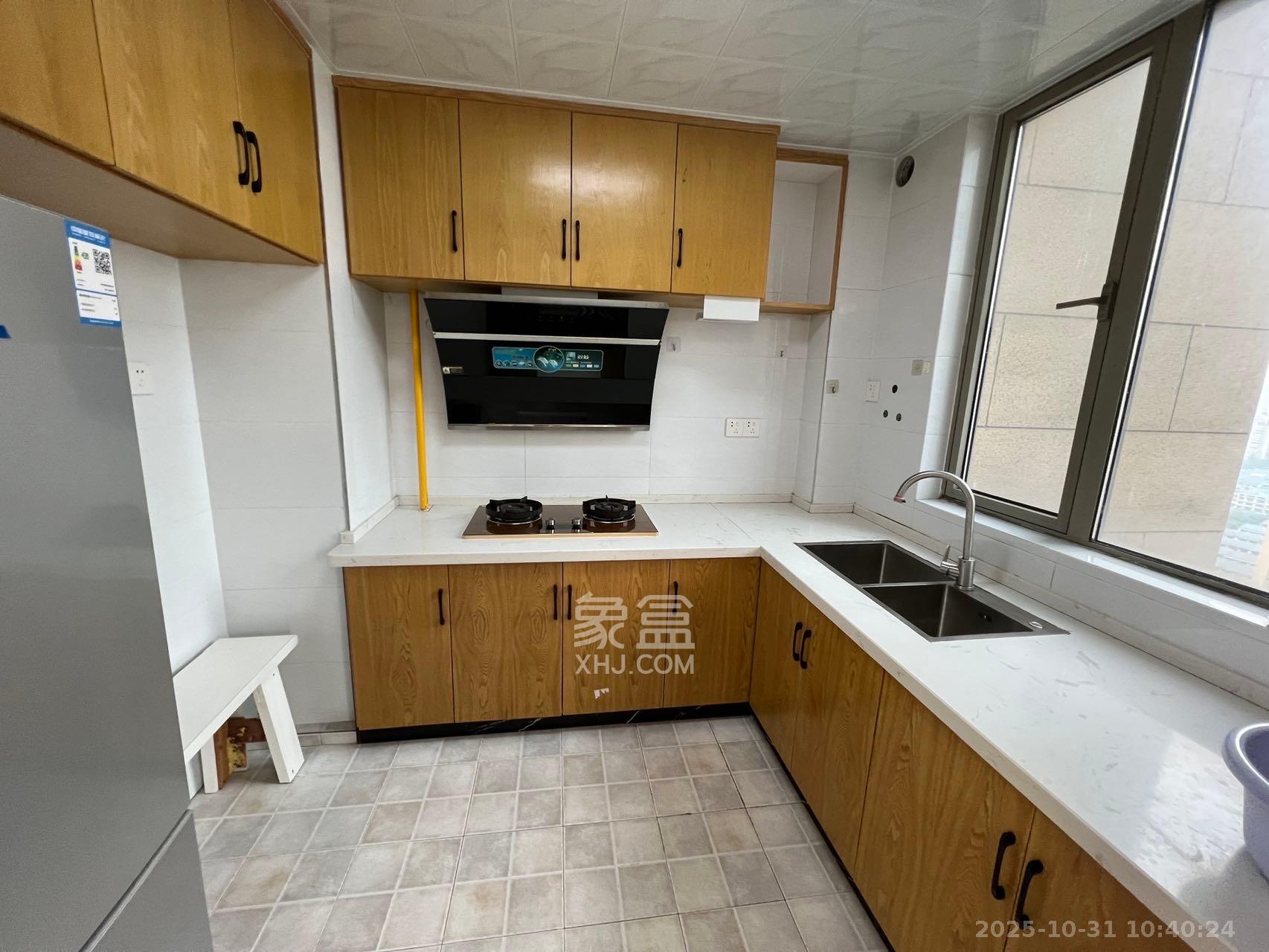 梅溪湖金茂悦（金悦雅苑）  1室2厅2卫    3500.0元/月室内图