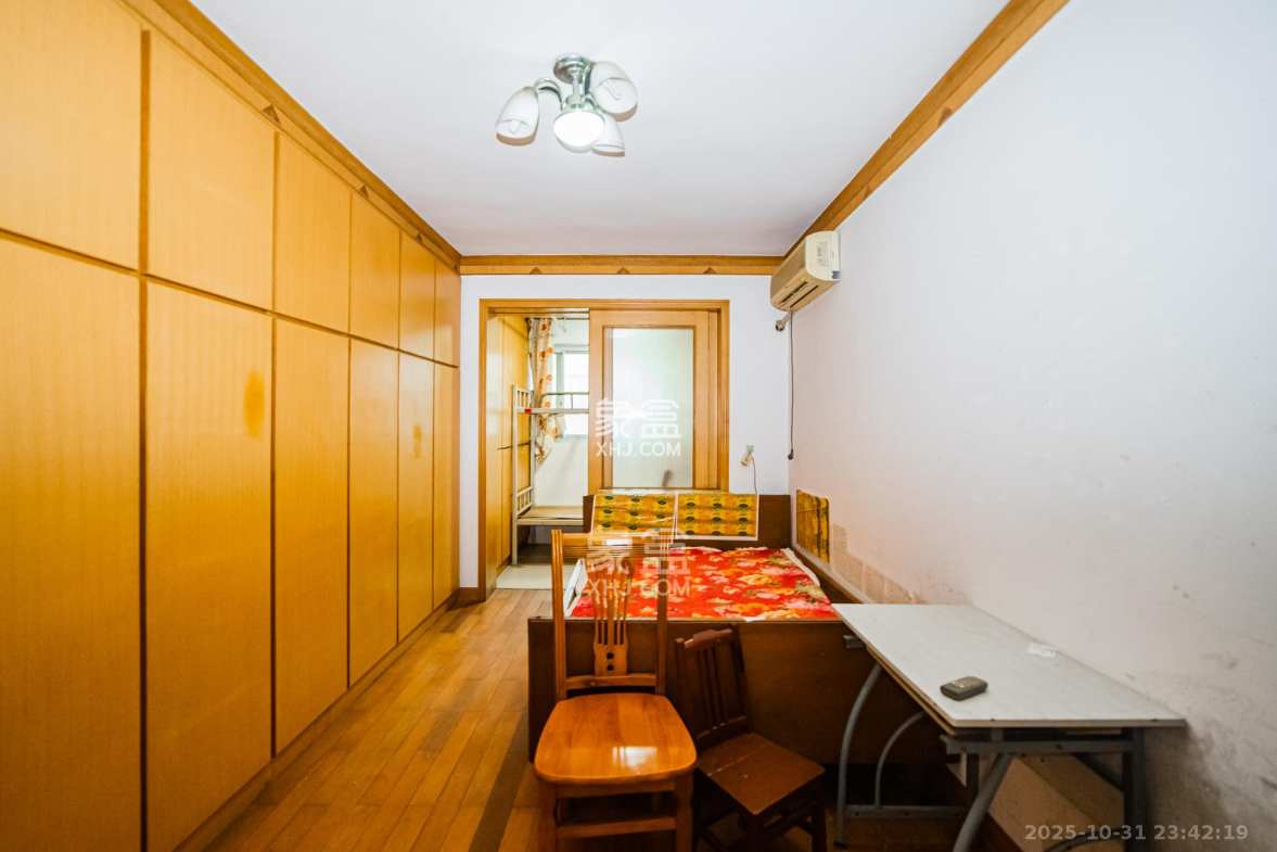 丽都苑 4室2厅2卫 77.0万 丽都苑 4室2厅2卫 77.0万卧室